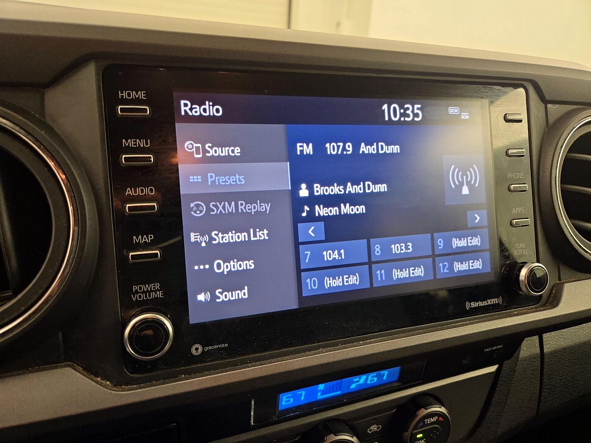 Thumbnail: 2022 Toyota Tacoma - 15