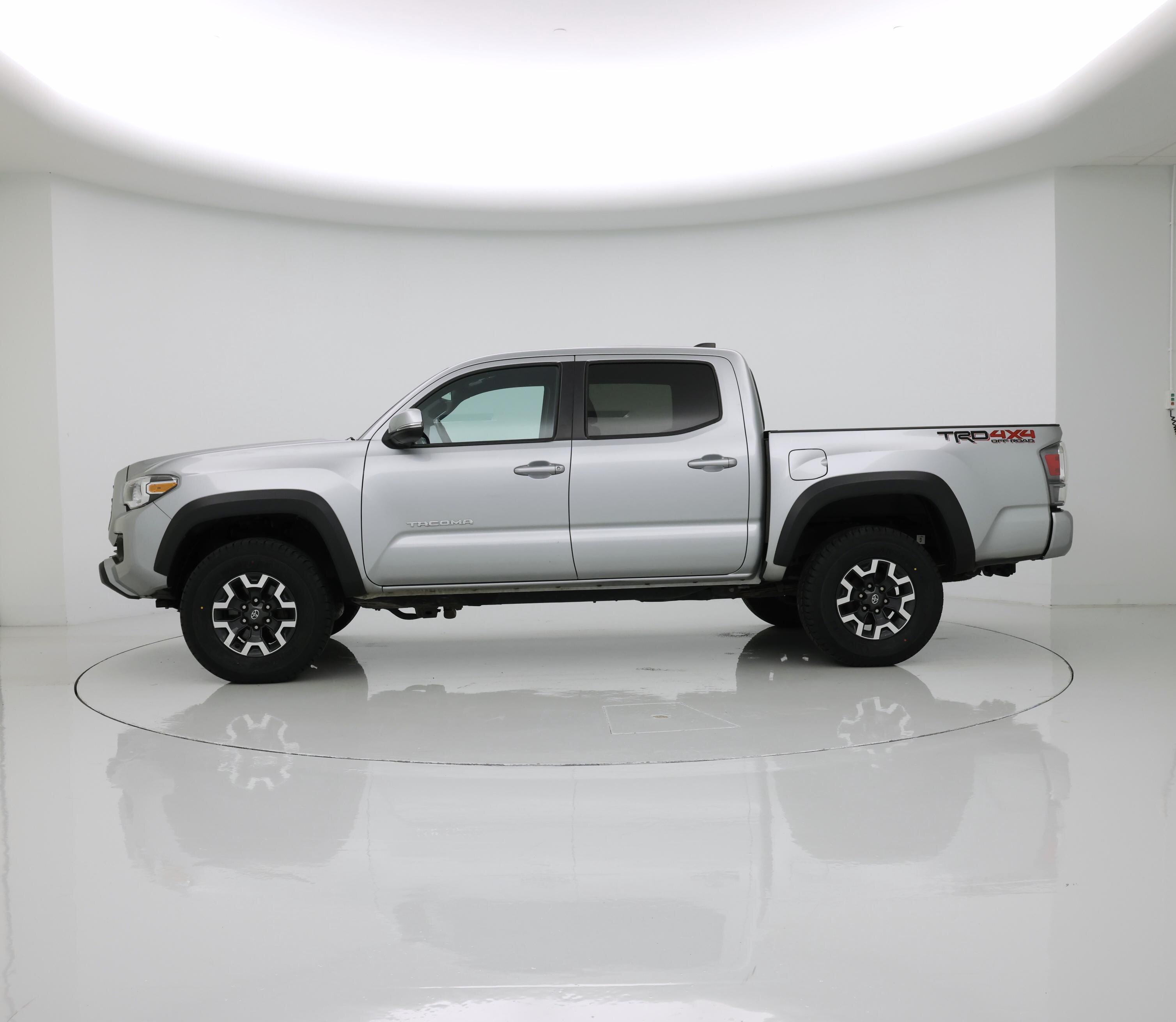 Thumbnail: 2022 Toyota Tacoma - 3