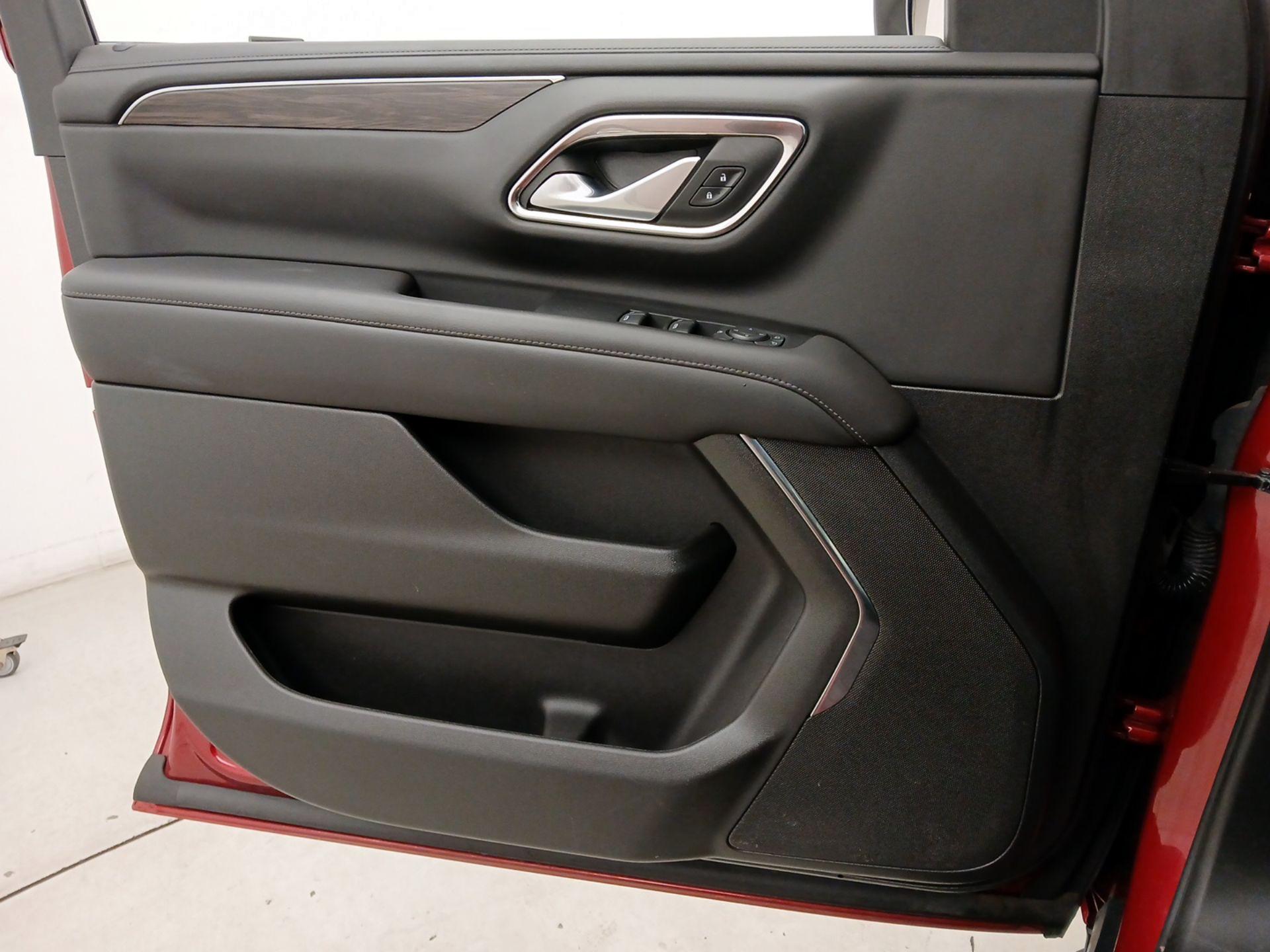 Thumbnail: 2022 Chevrolet Tahoe - 12