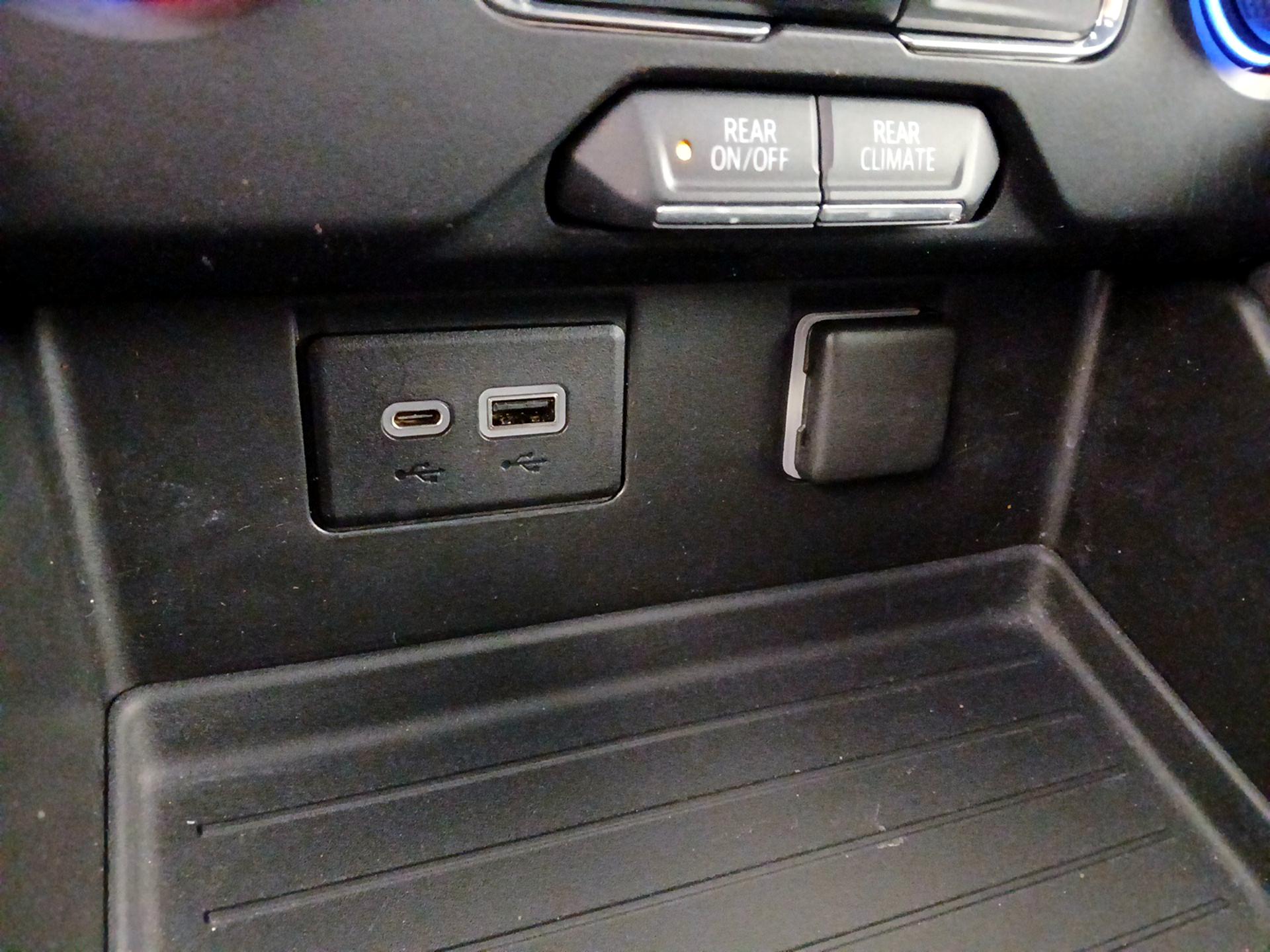 Thumbnail: 2022 Chevrolet Tahoe - 18