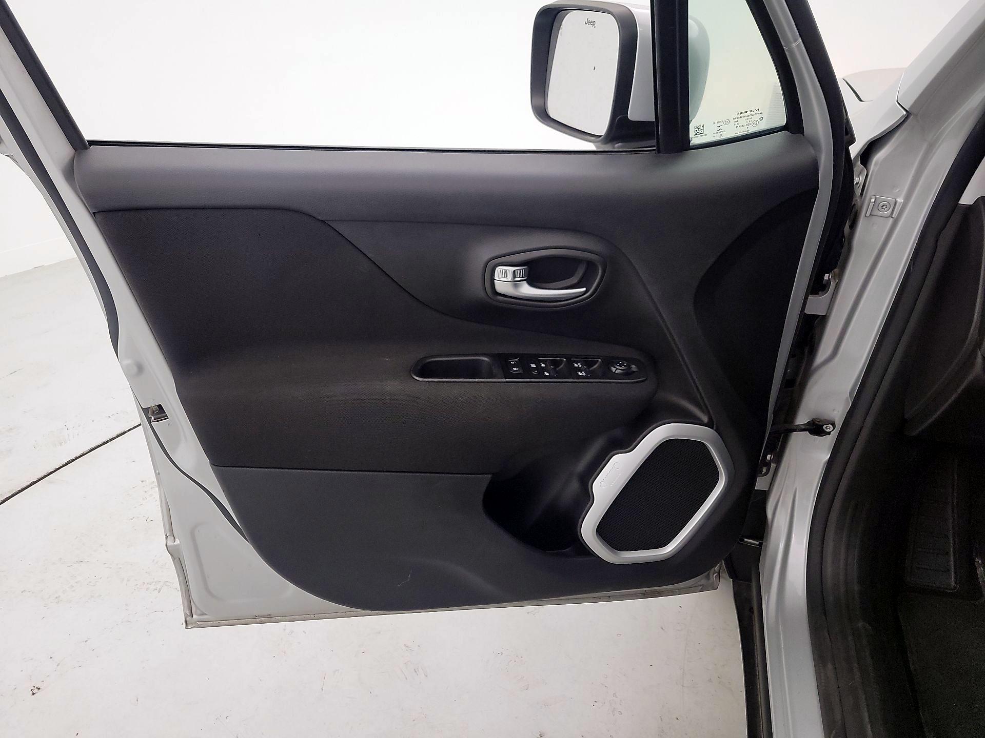 Thumbnail: 2021 Jeep Renegade - 12