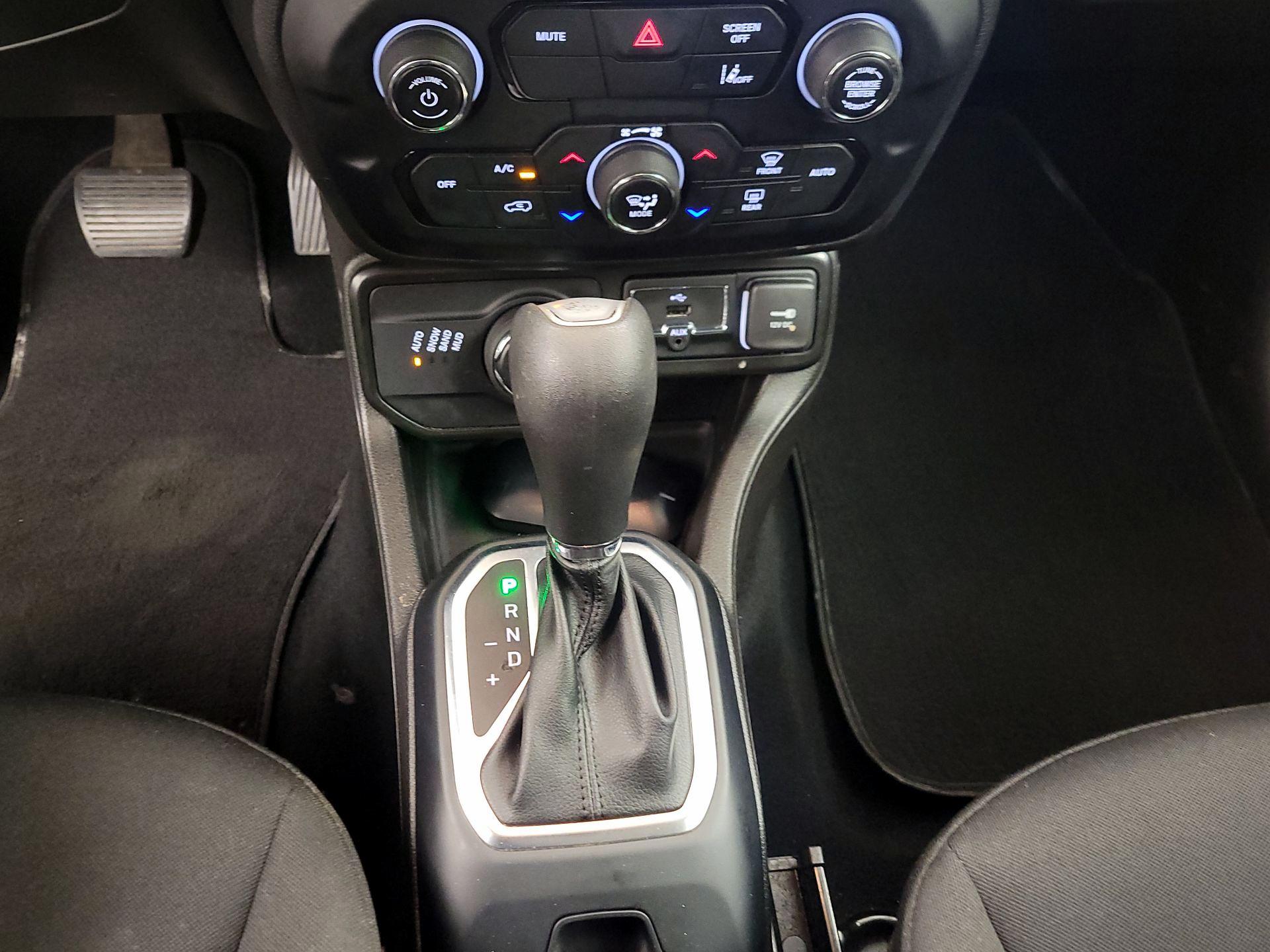 Thumbnail: 2021 Jeep Renegade - 17