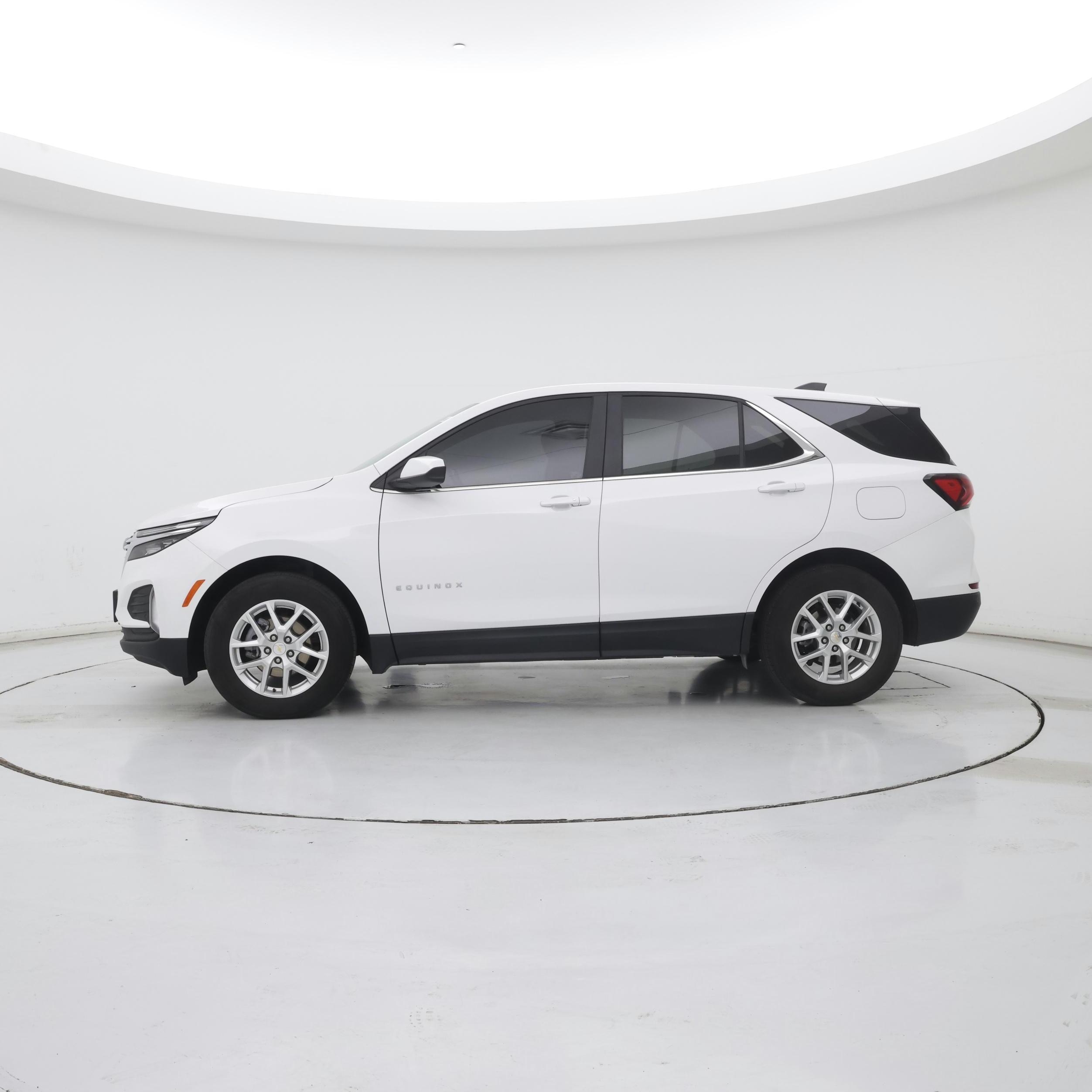 Thumbnail: 2022 Chevrolet Equinox - 3