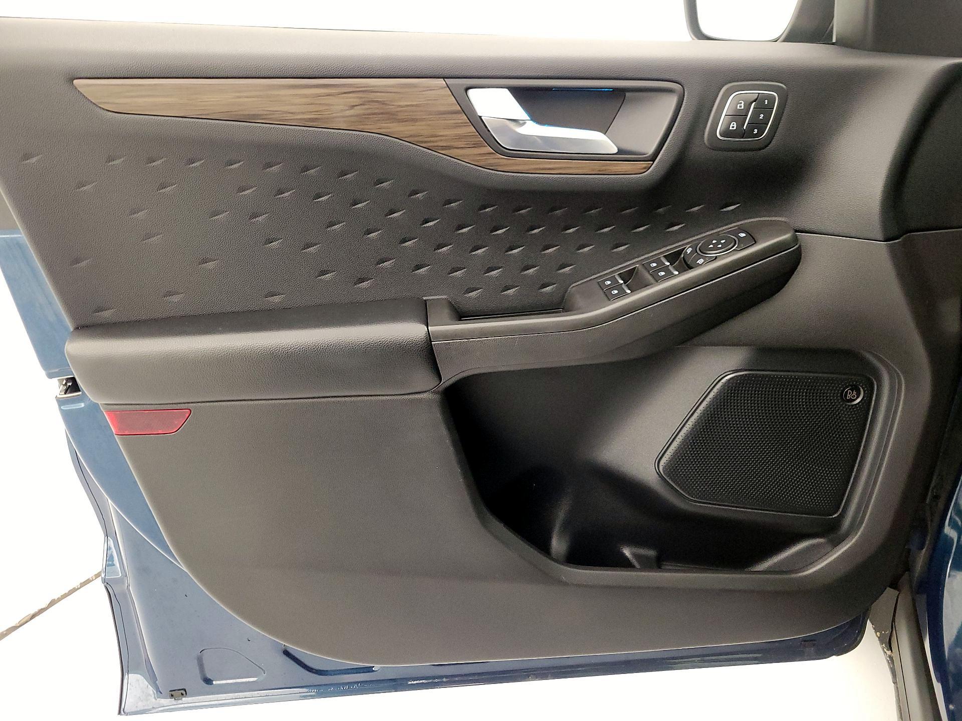 Thumbnail: 2020 Ford Escape - 12