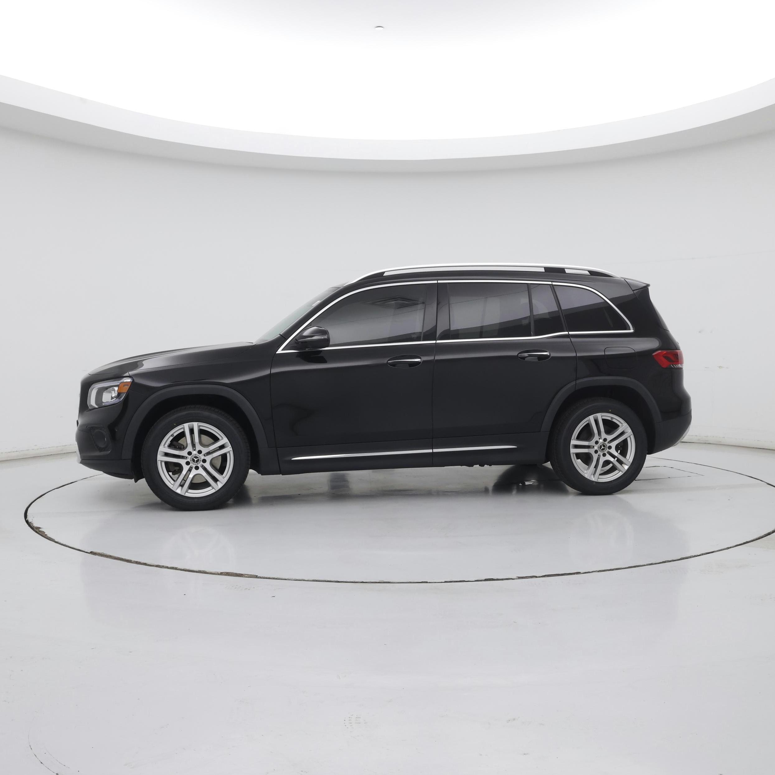 Thumbnail: 2022 Mercedes-Benz GLB - 3