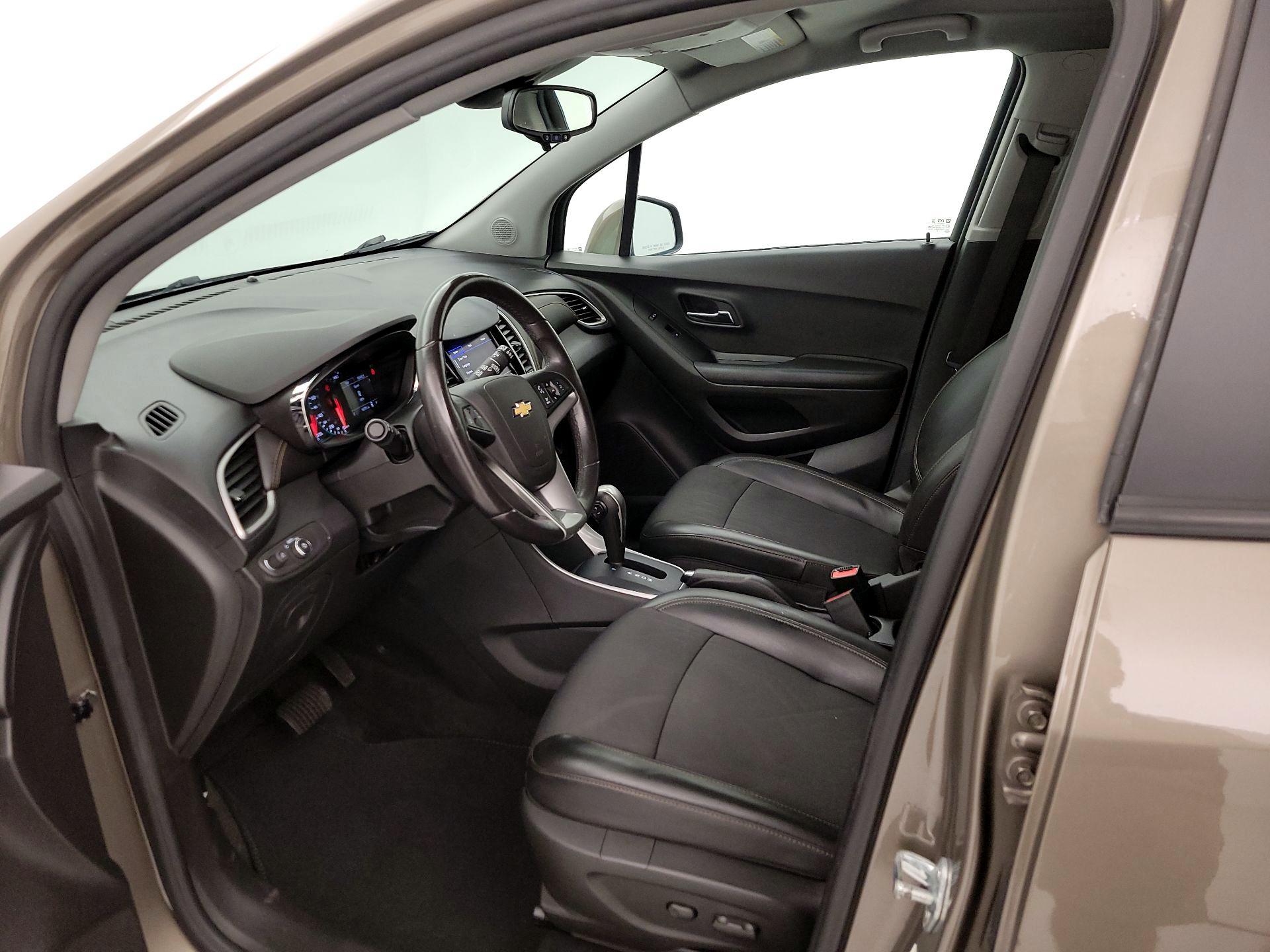 Thumbnail: 2022 Chevrolet Trax - 11
