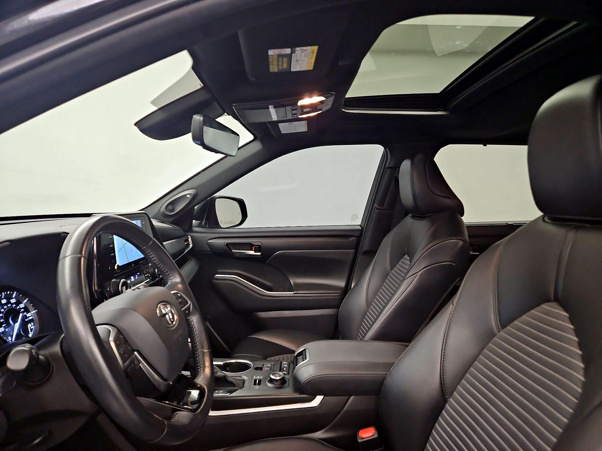 Thumbnail: 2021 Toyota Highlander - 20