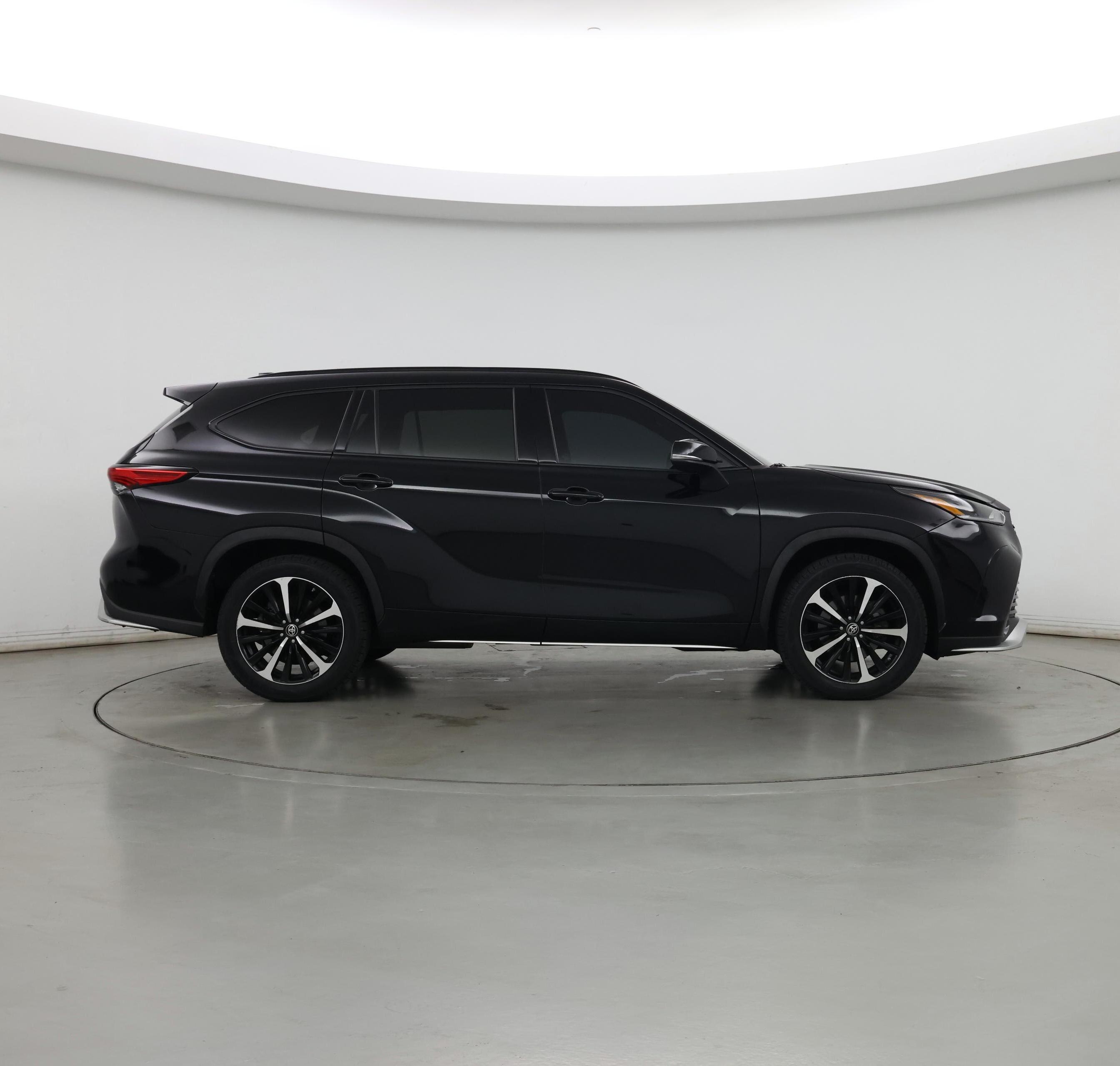 Thumbnail: 2021 Toyota Highlander - 7