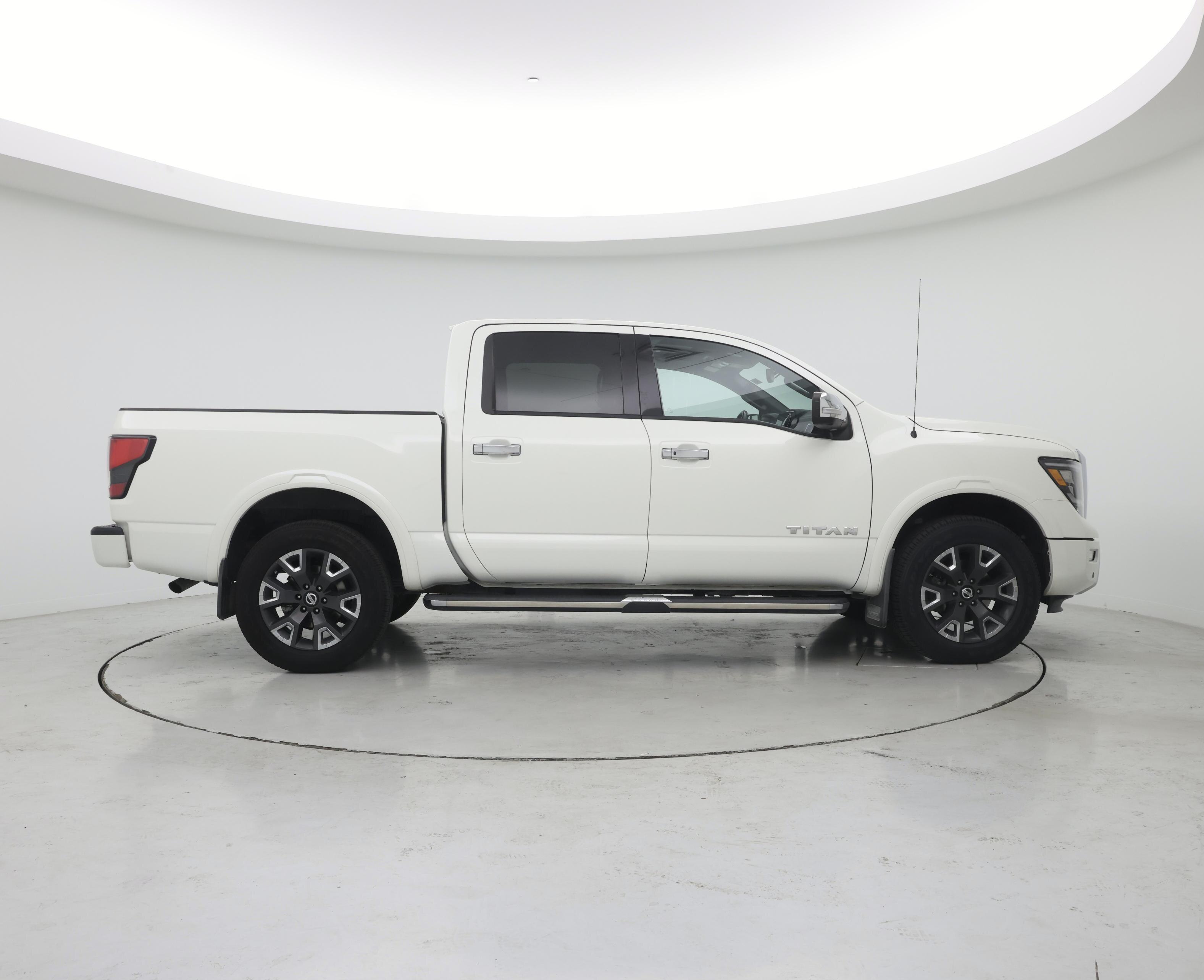 Thumbnail: 2021 Nissan Titan - 7