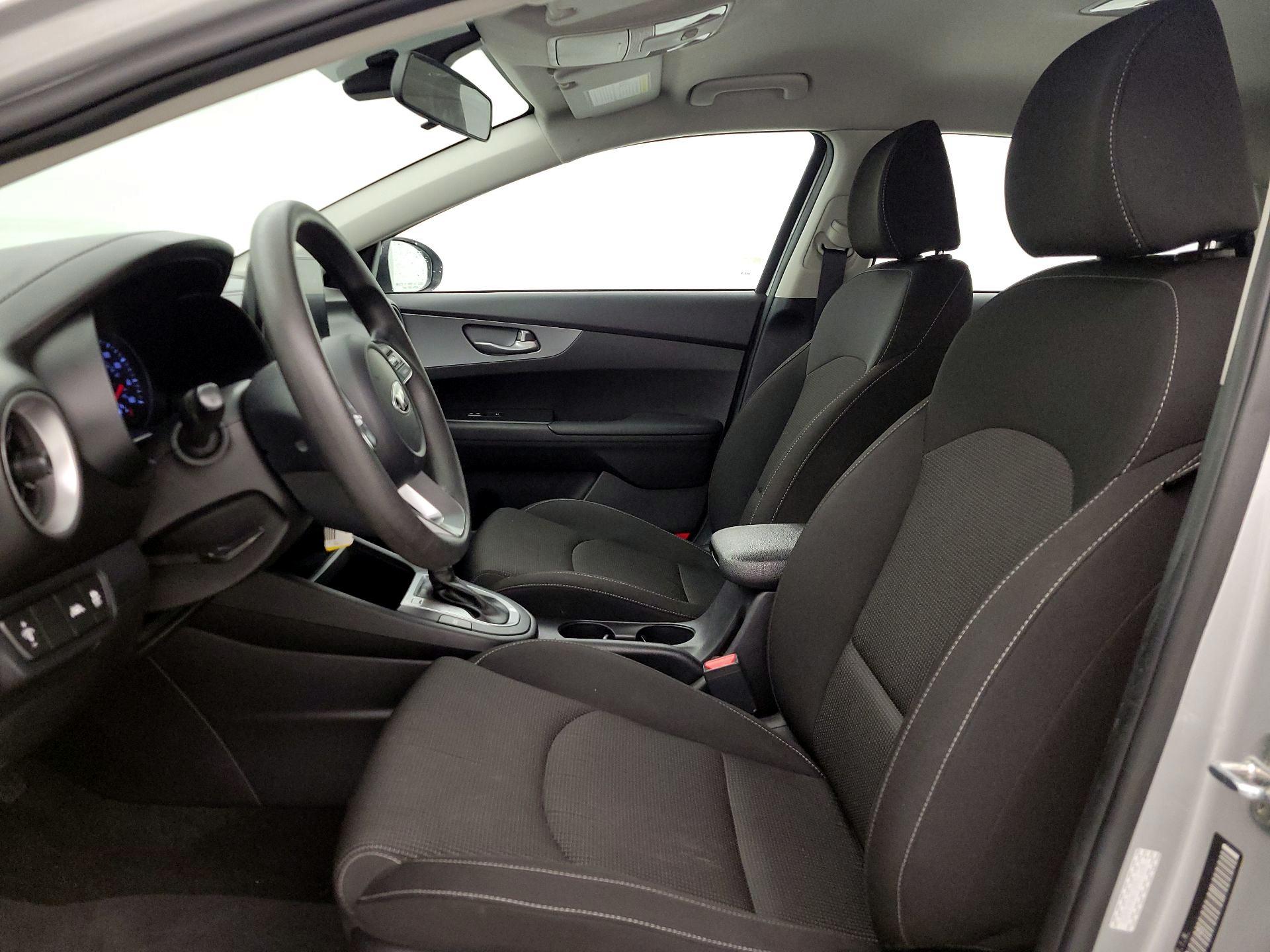 Thumbnail: 2021 Kia Forte - 9