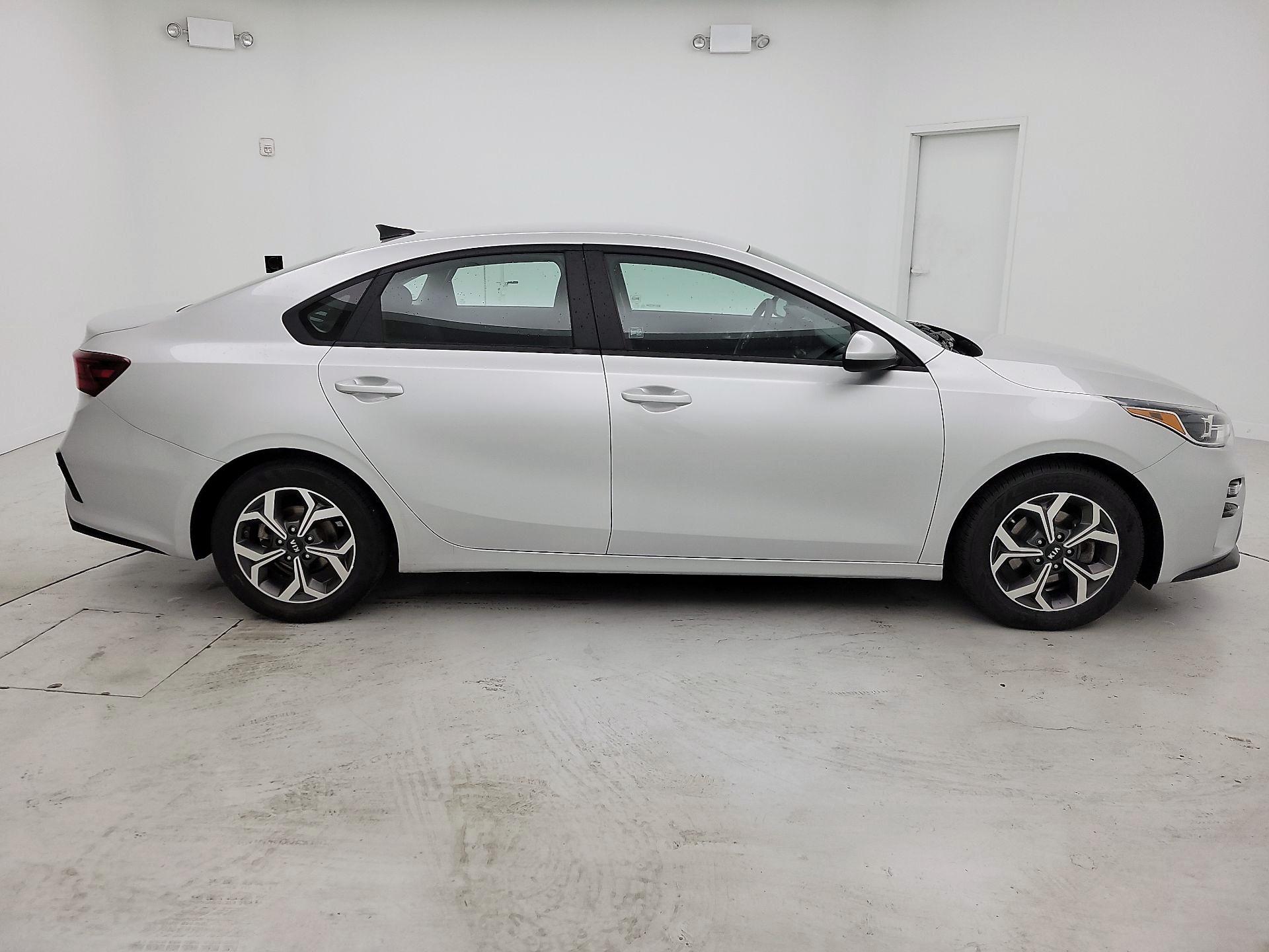 Thumbnail: 2021 Kia Forte - 4