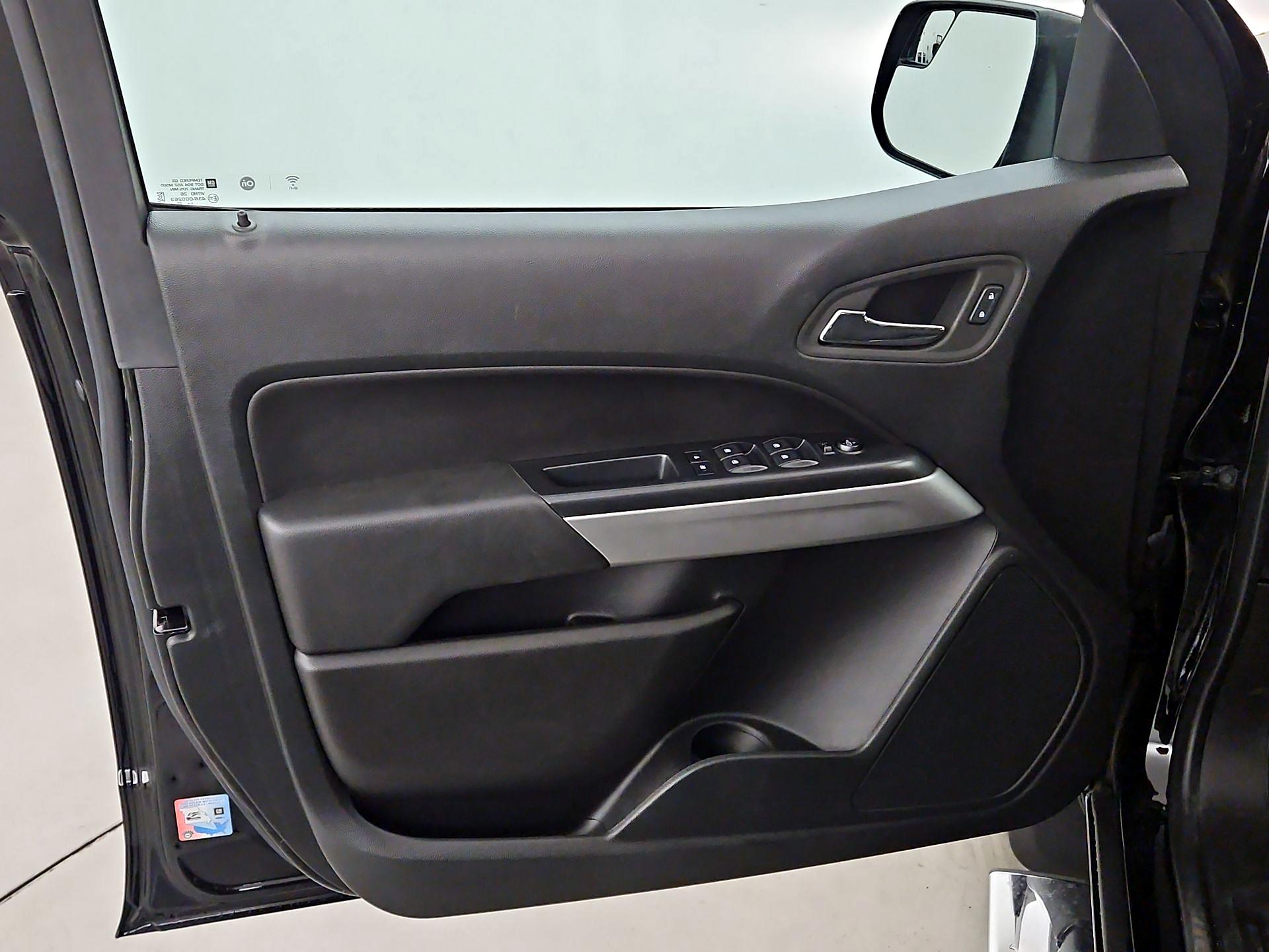 Thumbnail: 2022 Chevrolet Colorado - 12