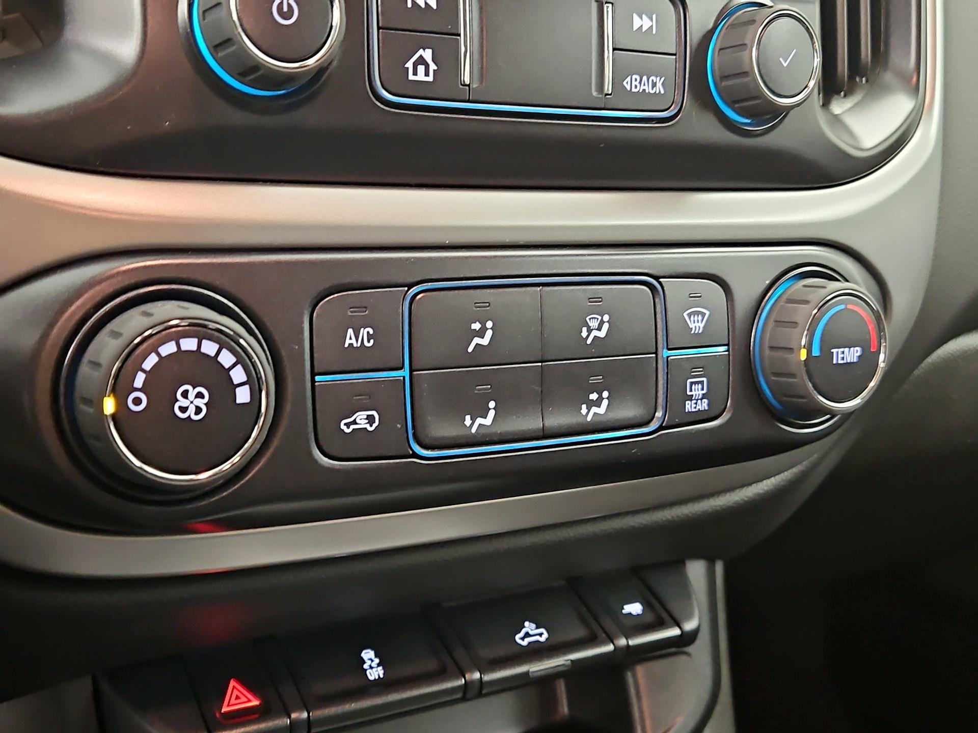 Thumbnail: 2022 Chevrolet Colorado - 17