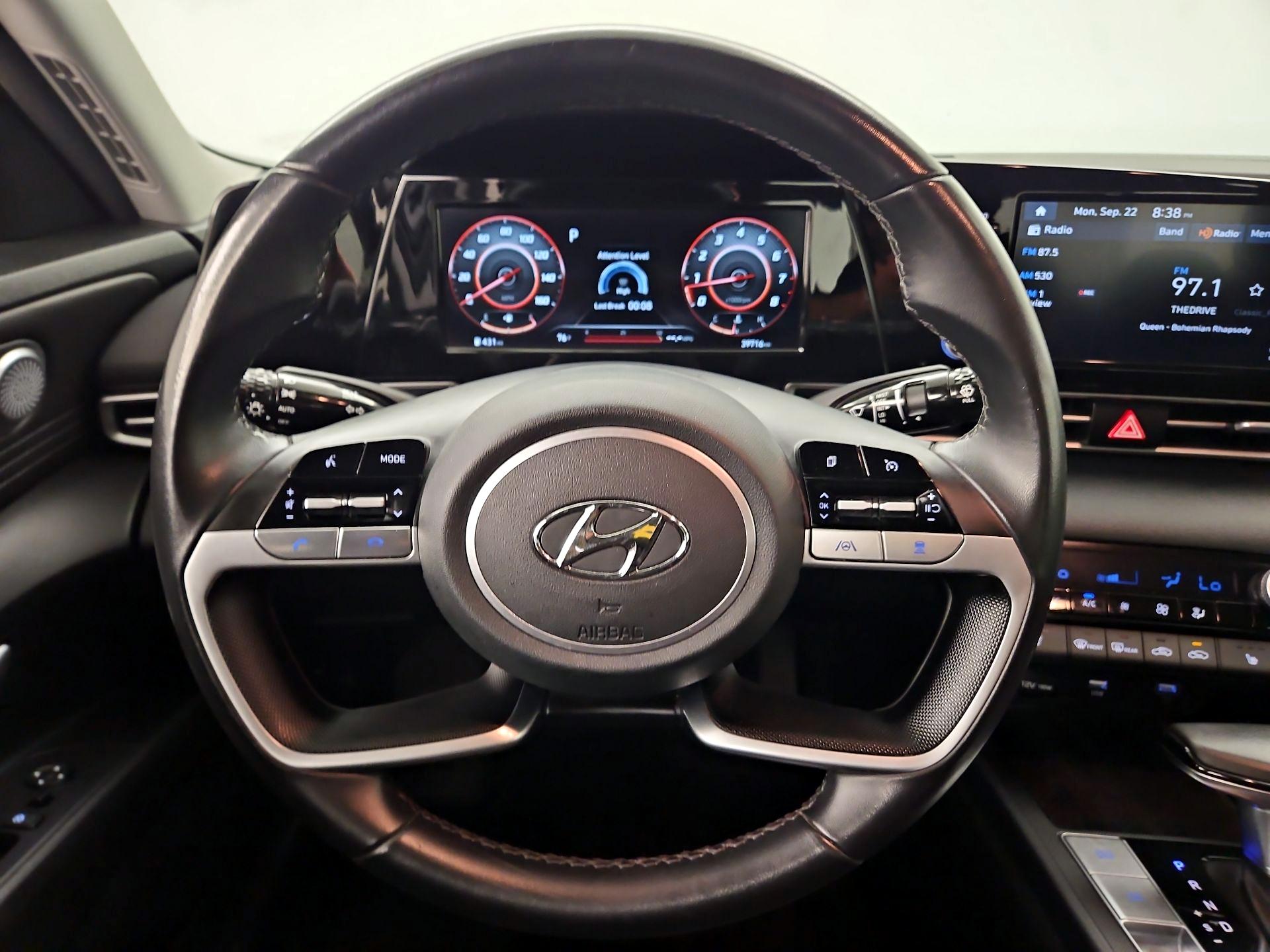 Thumbnail: 2022 Hyundai Elantra - 10