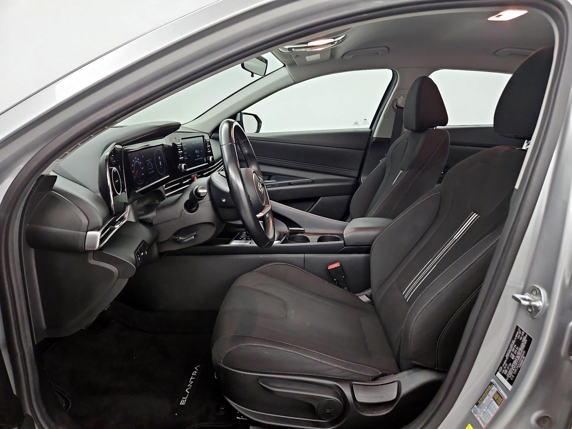 Thumbnail: 2022 Hyundai Elantra - 11