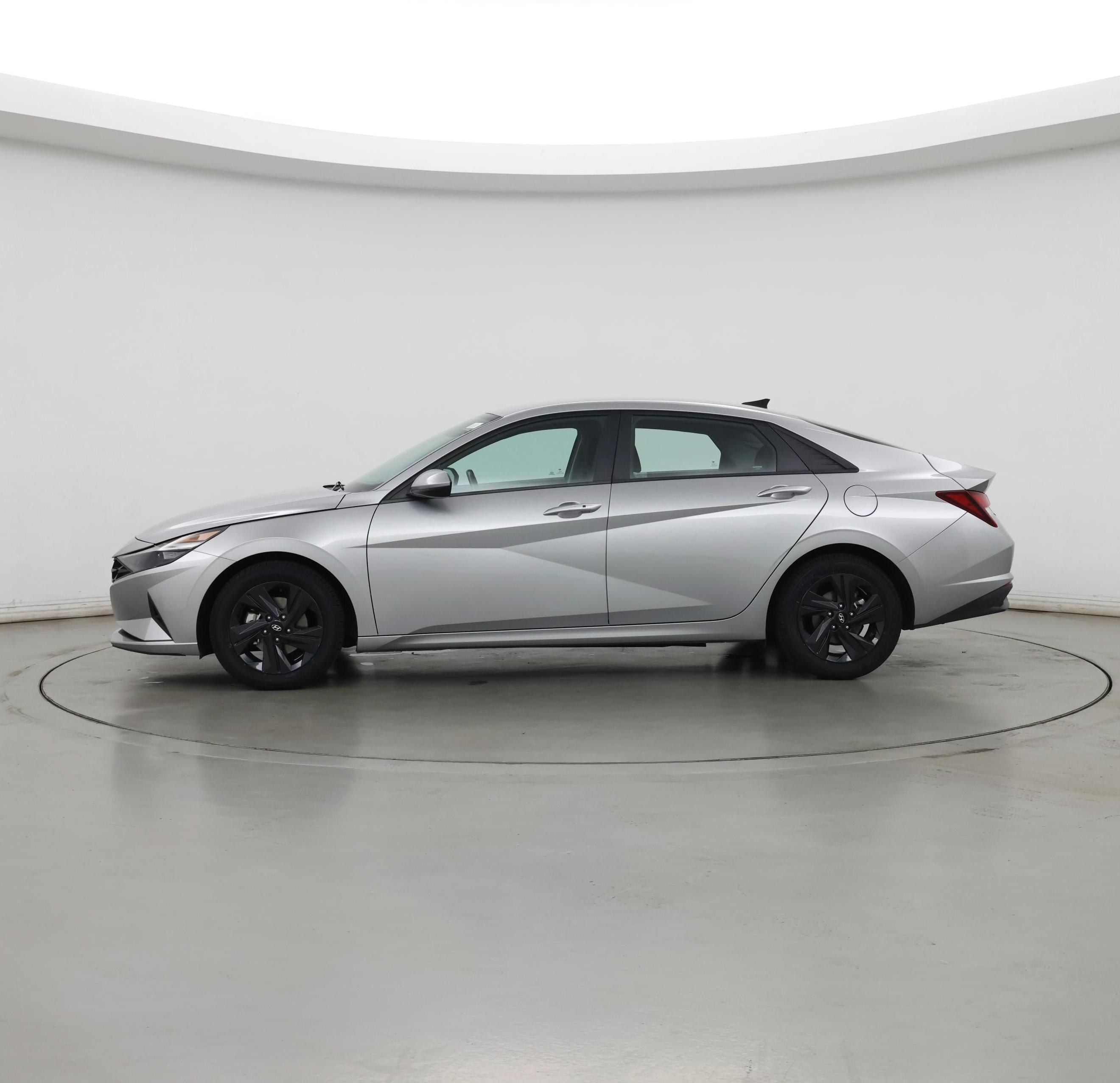 Thumbnail: 2022 Hyundai Elantra - 3