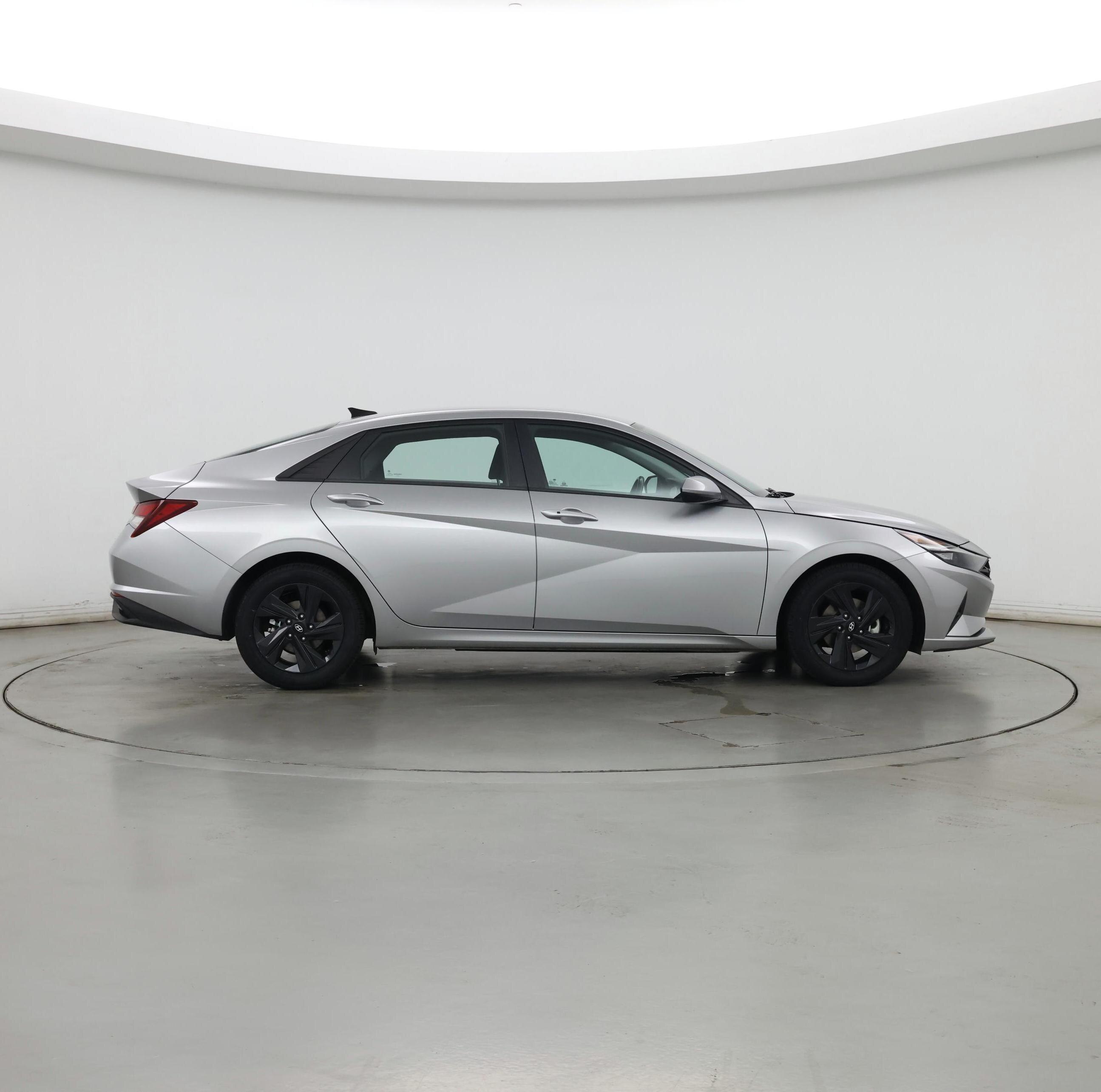 Thumbnail: 2022 Hyundai Elantra - 7