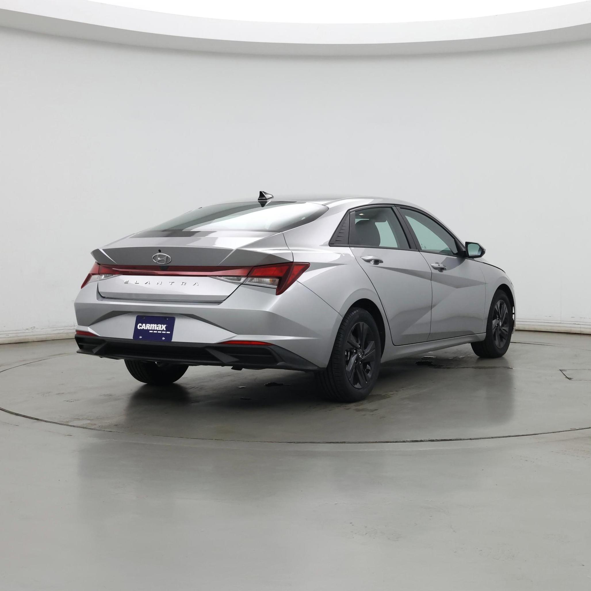 Thumbnail: 2022 Hyundai Elantra - 8