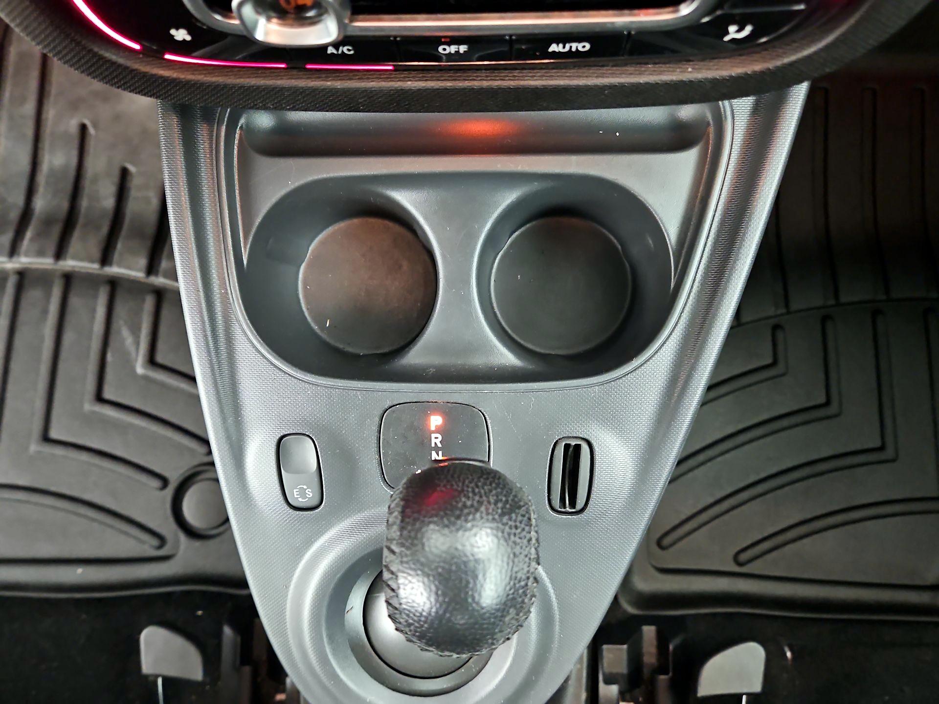 Thumbnail: 2016 smart fortwo - 15