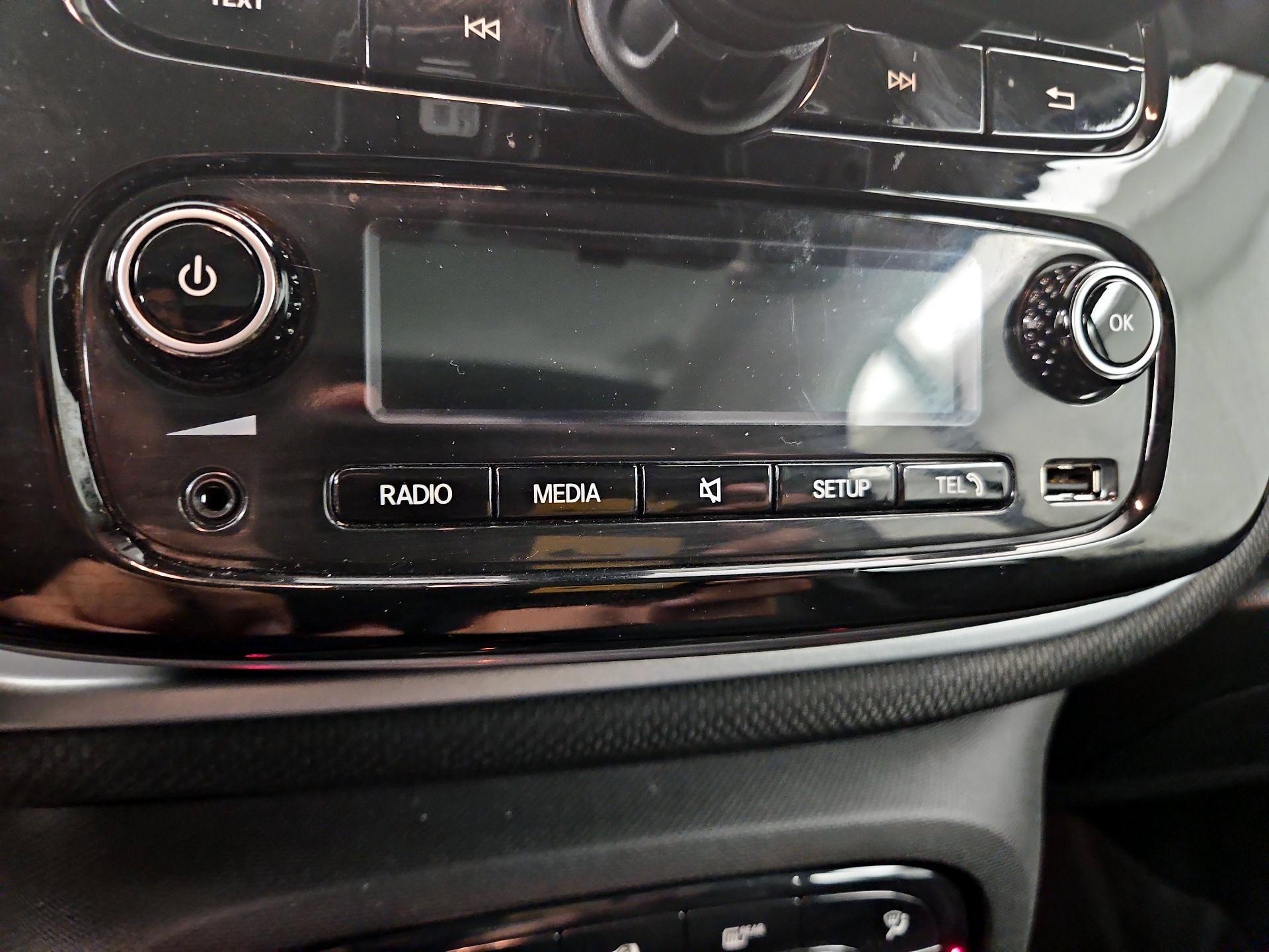 Thumbnail: 2016 smart fortwo - 16