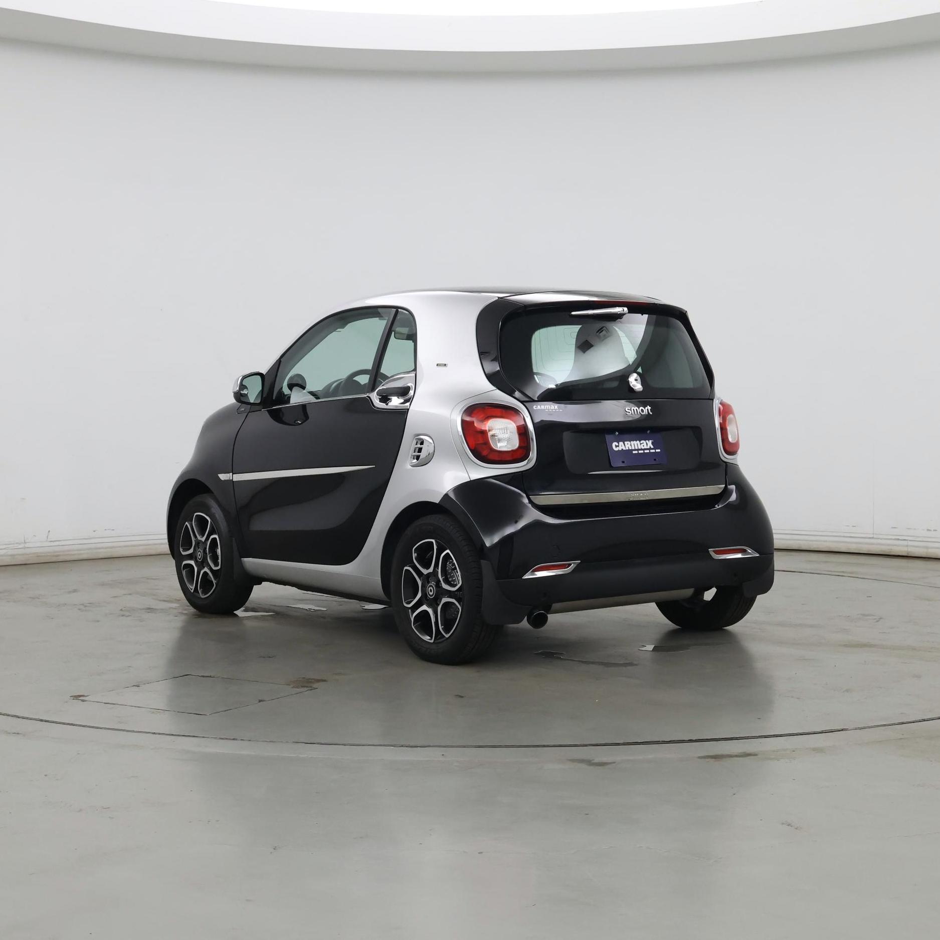 Thumbnail: 2016 smart fortwo - 2