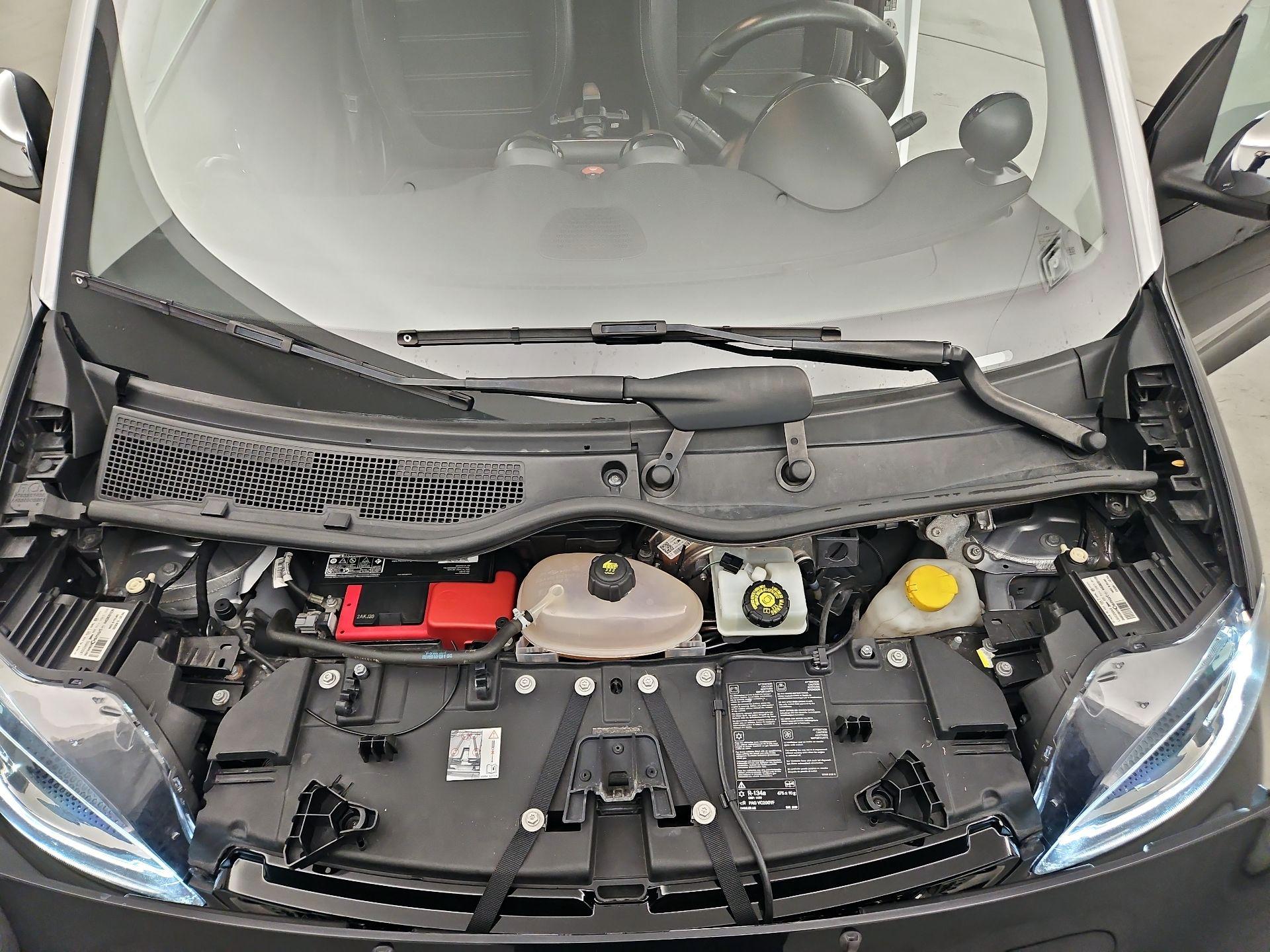 Thumbnail: 2016 smart fortwo - 19