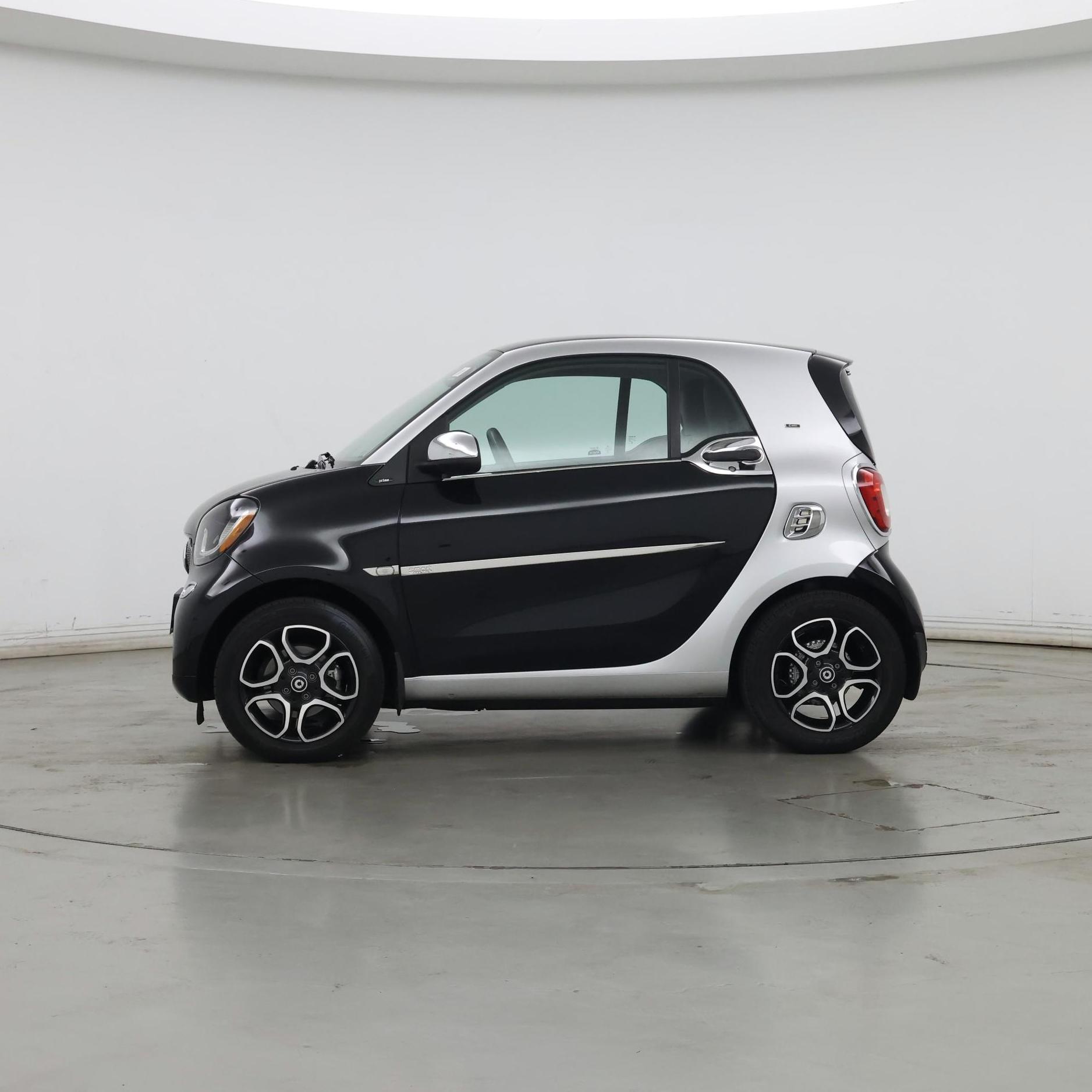 Thumbnail: 2016 smart fortwo - 3