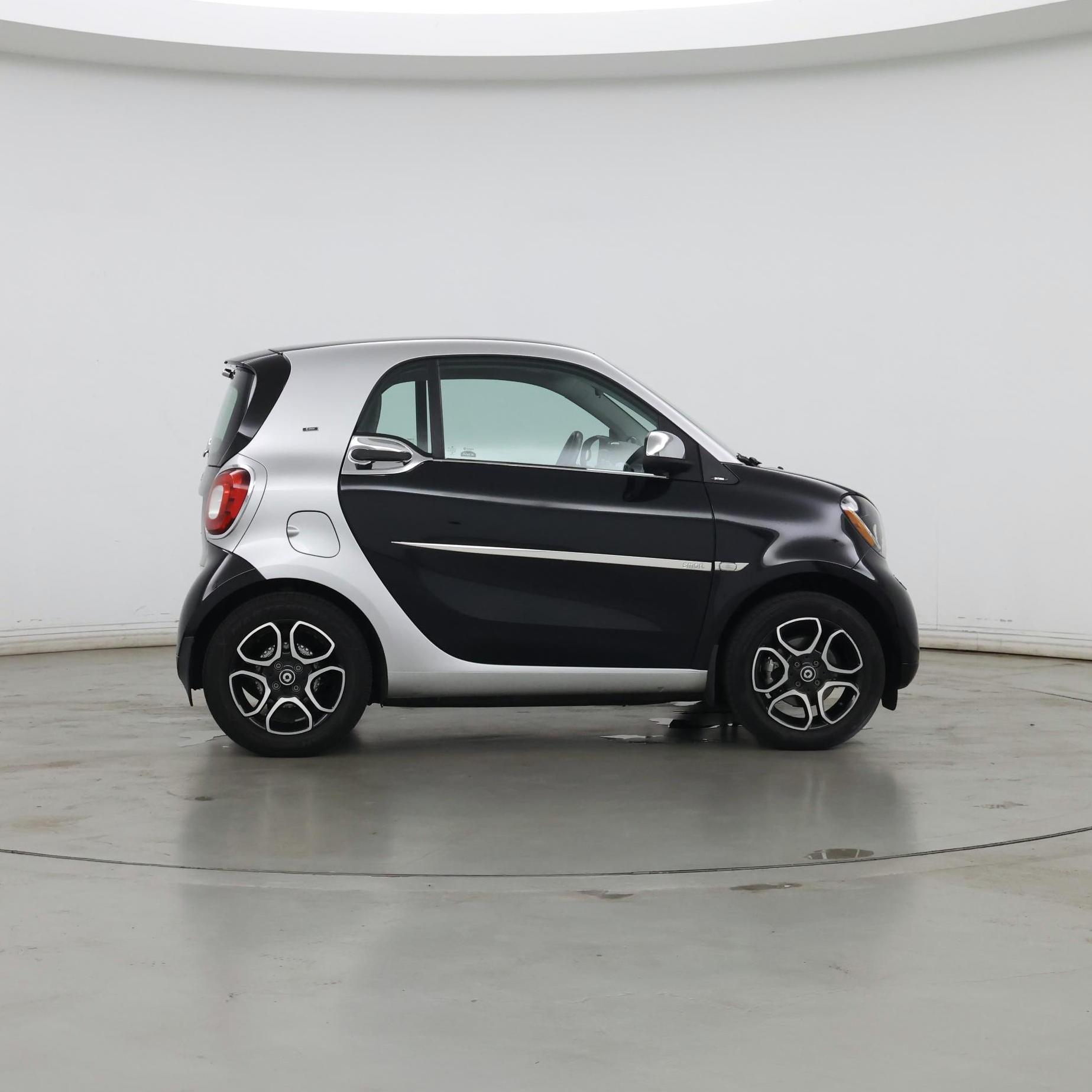 Thumbnail: 2016 smart fortwo - 7