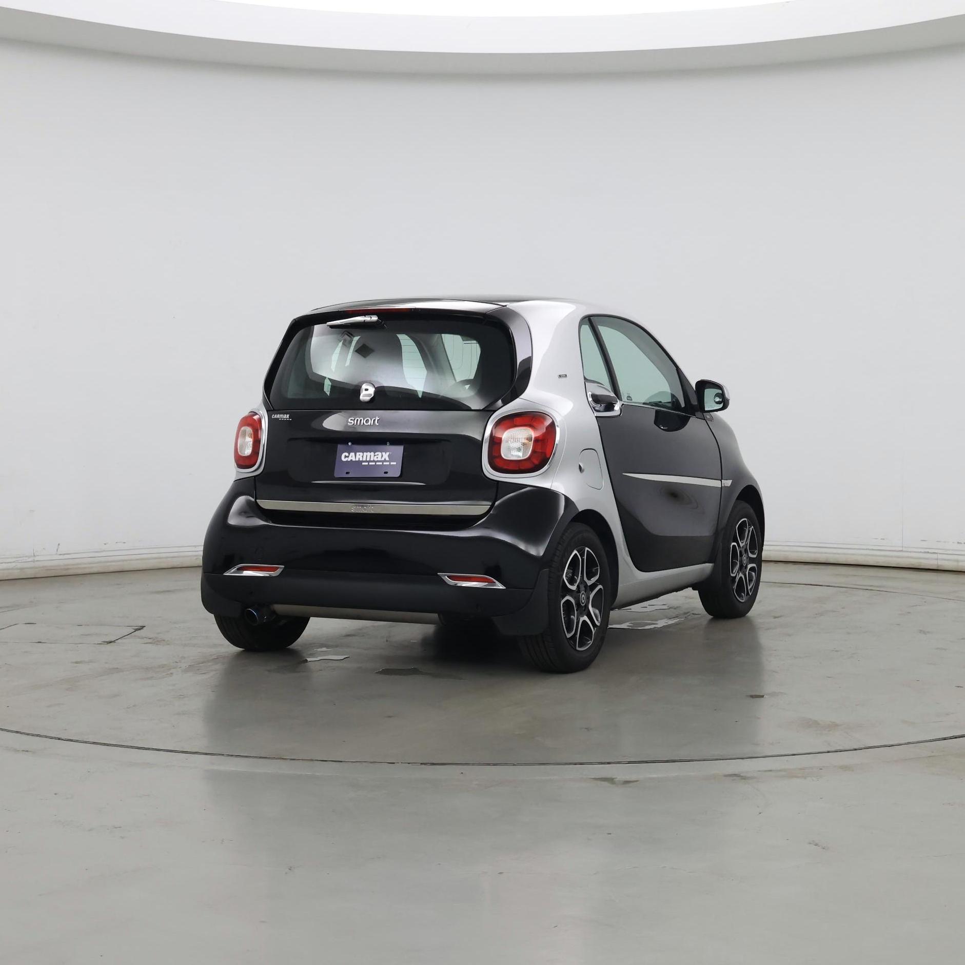 Thumbnail: 2016 smart fortwo - 8