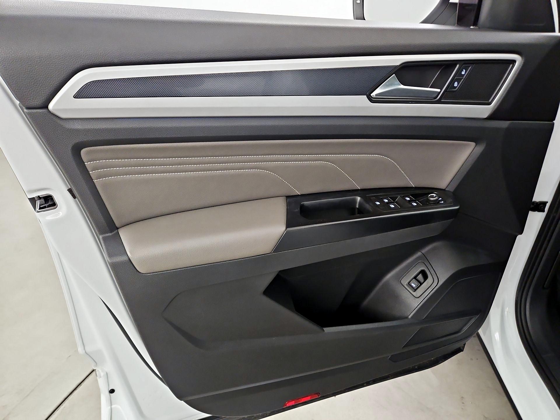 Thumbnail: 2021 Volkswagen Atlas - 12
