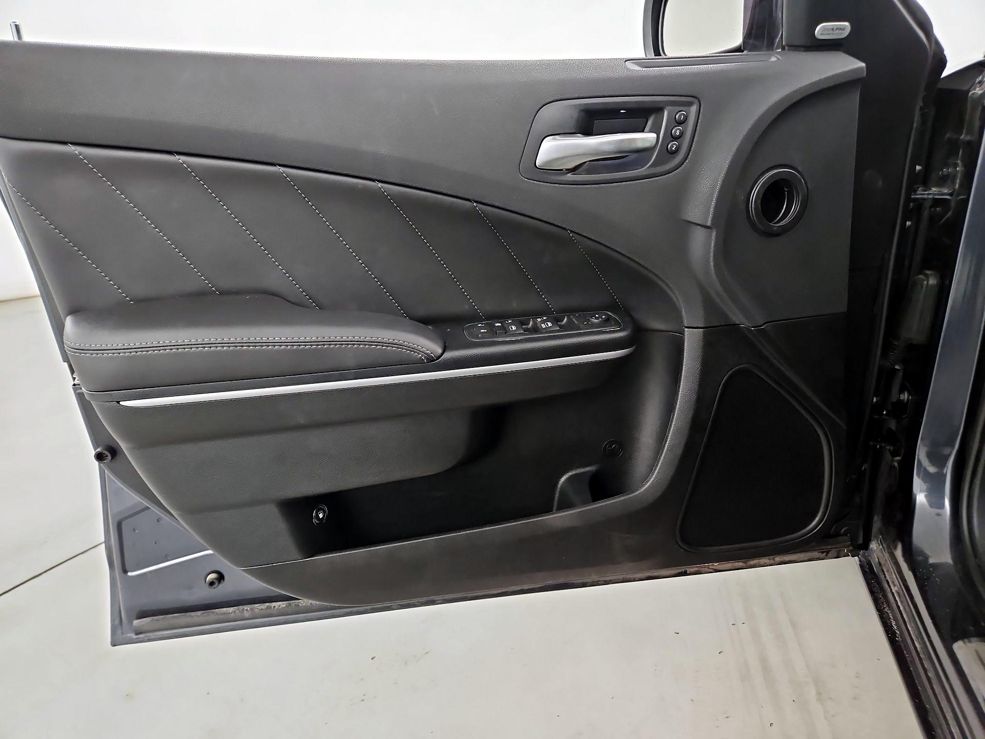 Thumbnail: 2016 Dodge Charger - 12