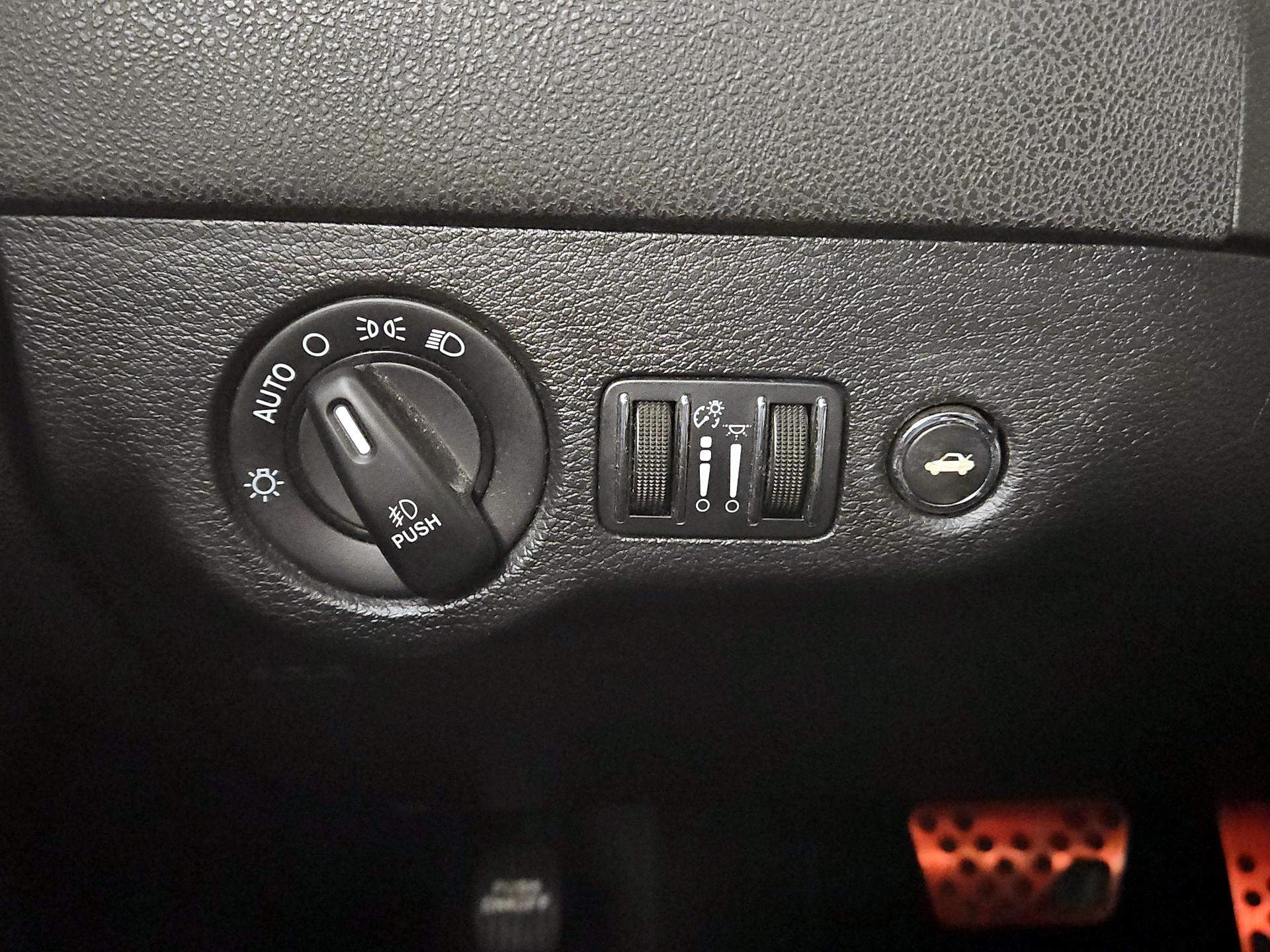 Thumbnail: 2016 Dodge Charger - 13