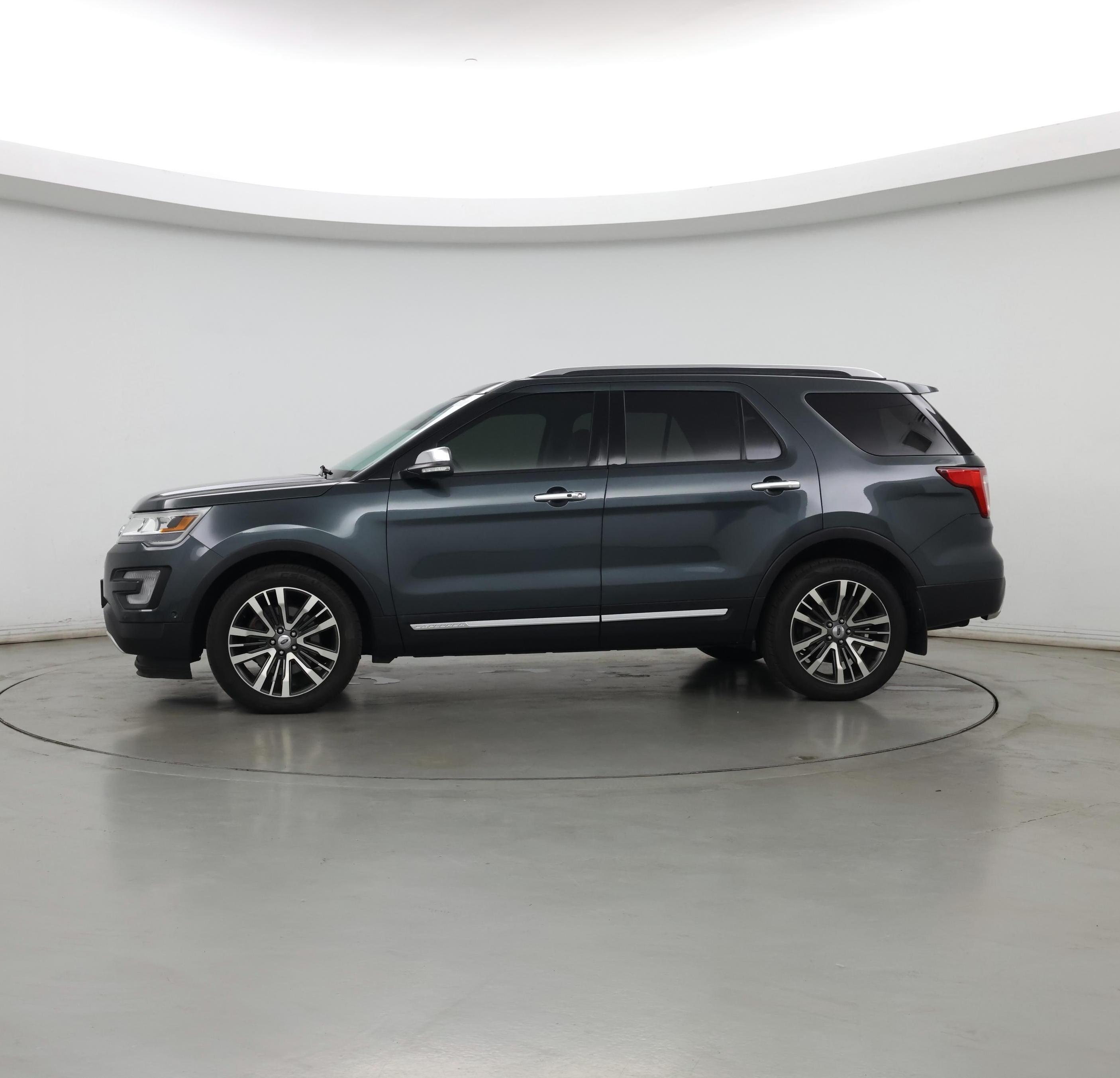 Thumbnail: 2016 Ford Explorer - 3