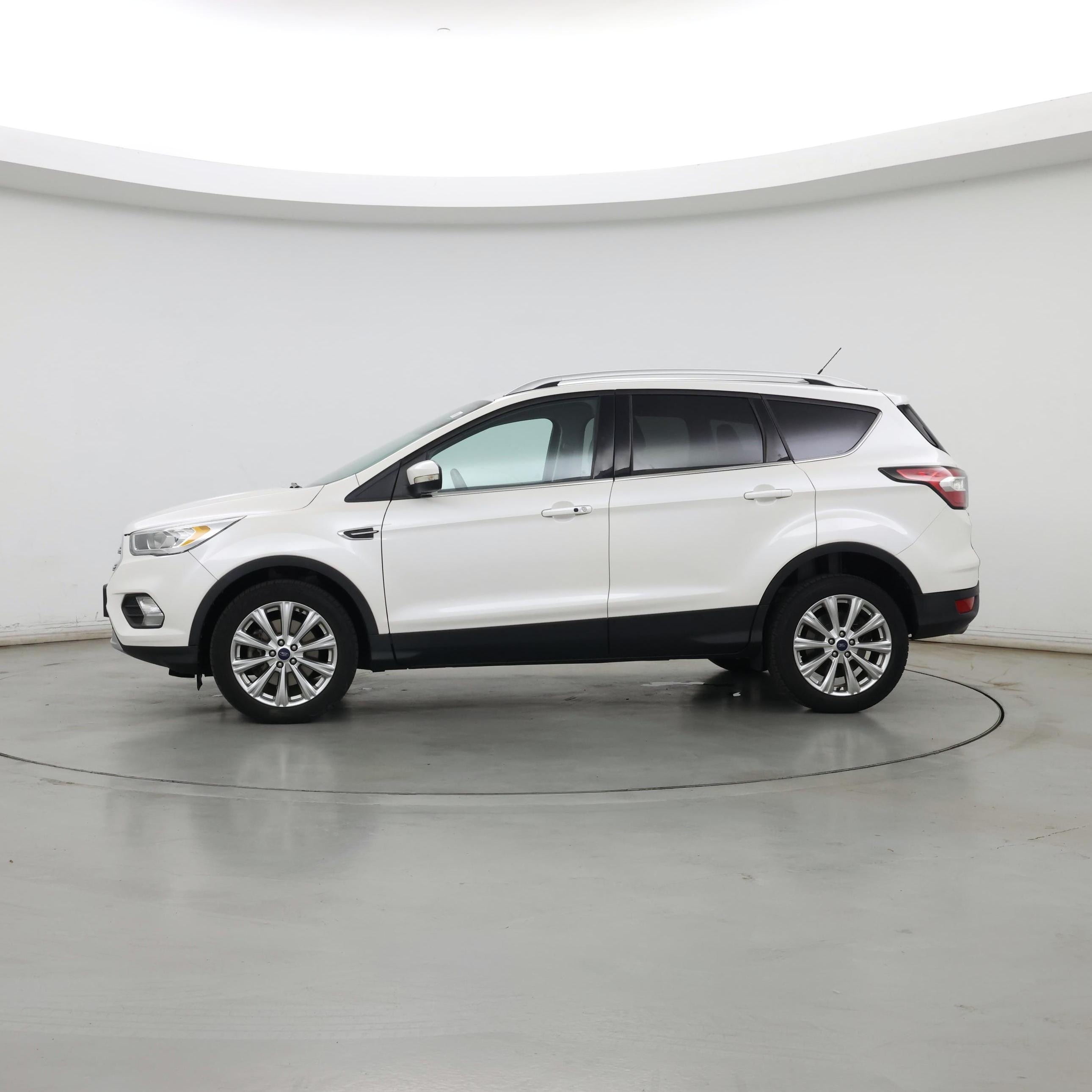 Thumbnail: 2017 Ford Escape - 3