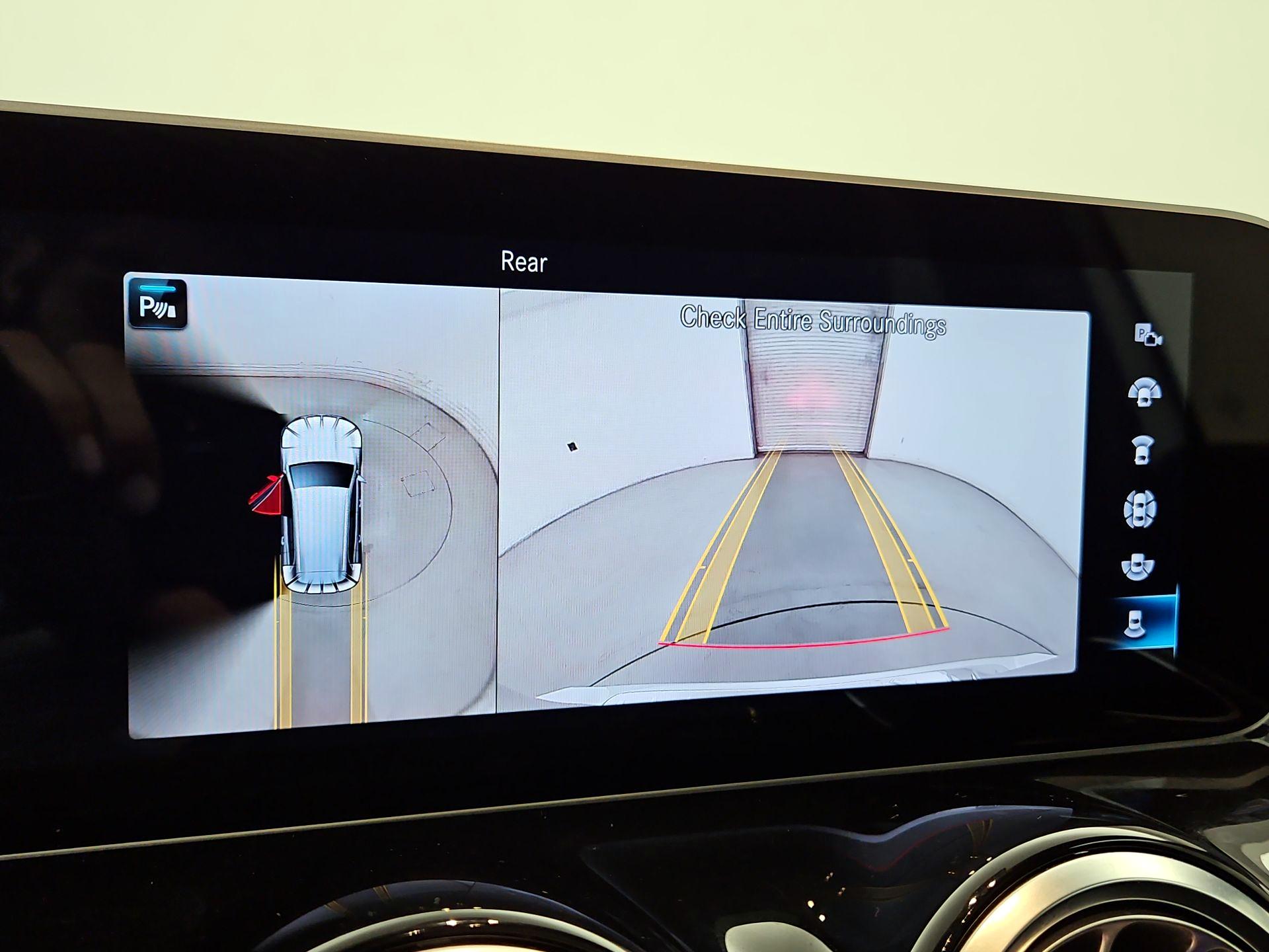 Thumbnail: 2021 Mercedes-Benz GLB - 14