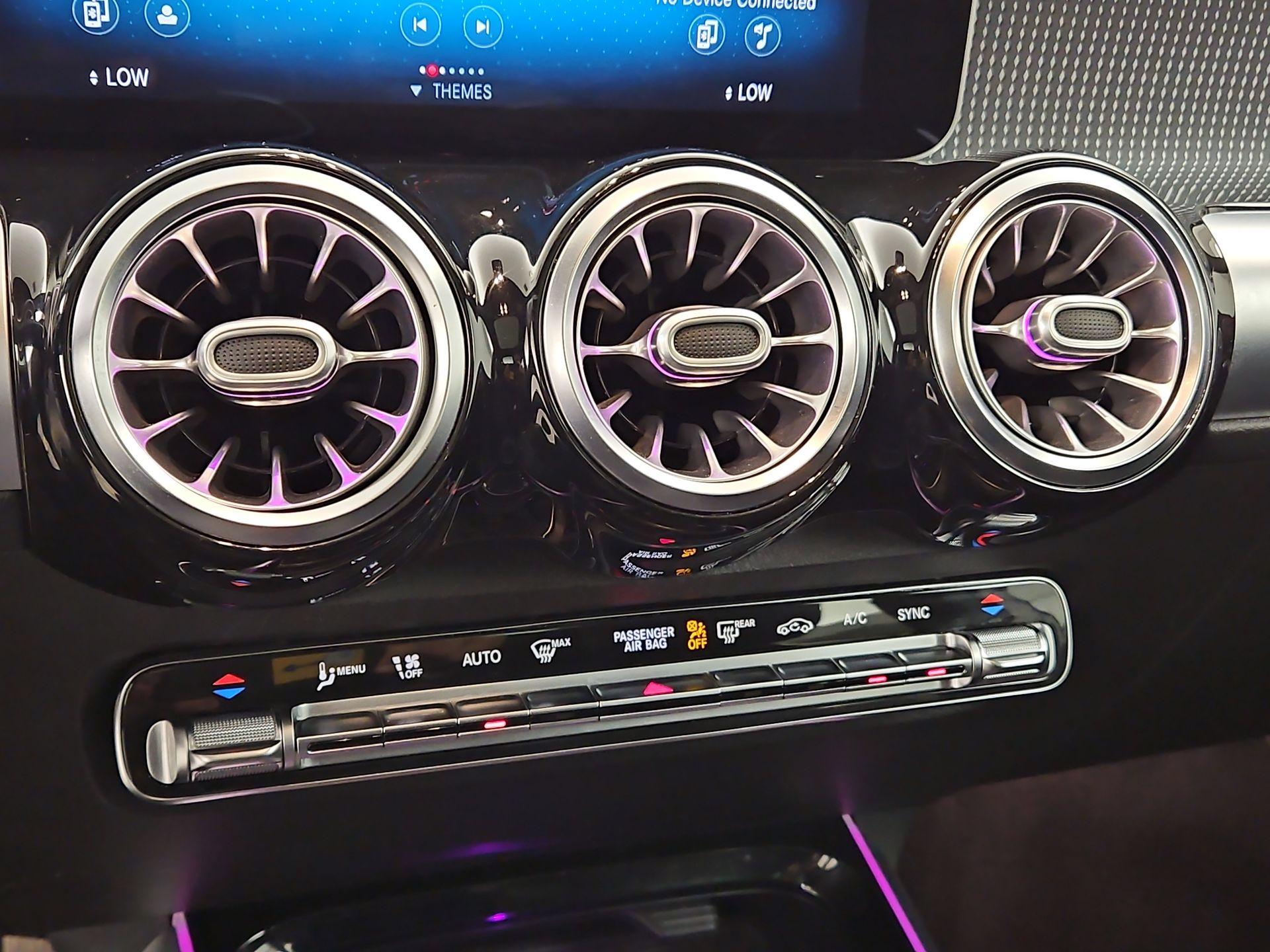 Thumbnail: 2021 Mercedes-Benz GLB - 16