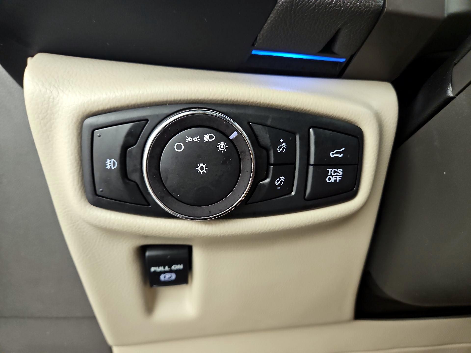 Thumbnail: 2019 Lincoln Nautilus - 13