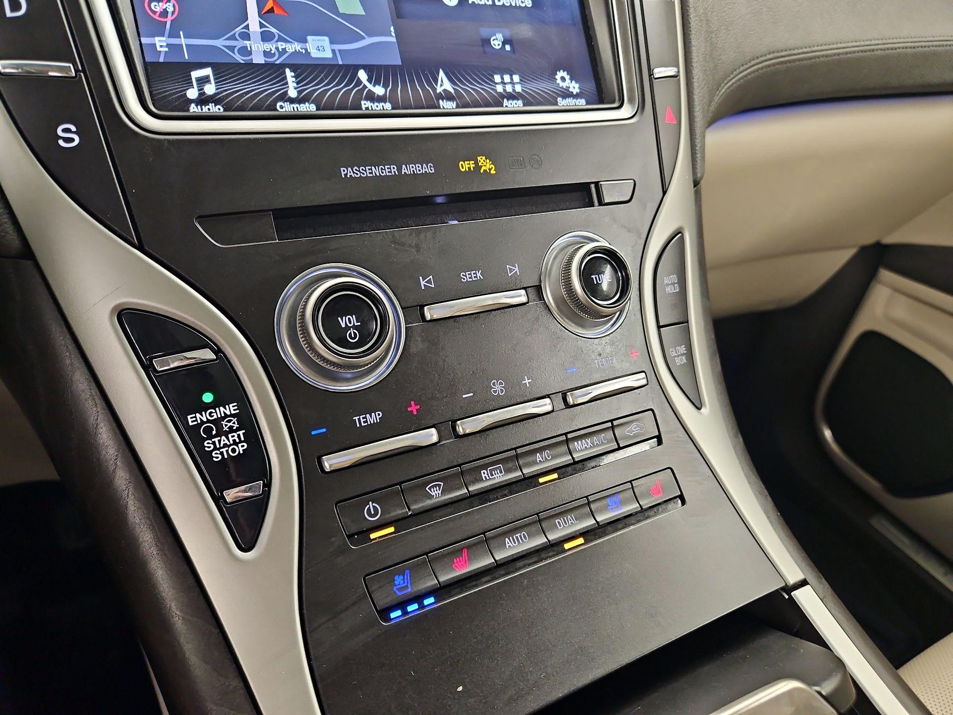 Thumbnail: 2019 Lincoln Nautilus - 17