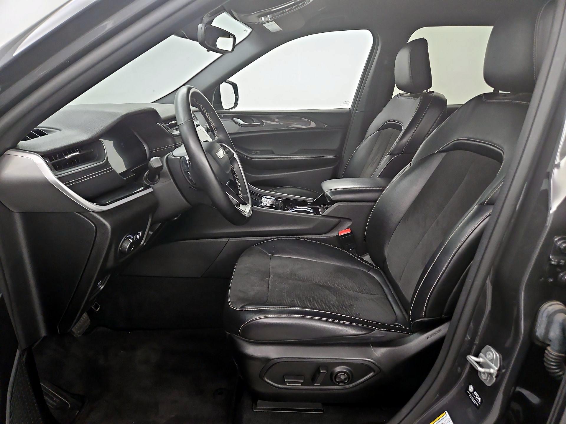 Thumbnail: 2022 Jeep Grand Cherokee - 11