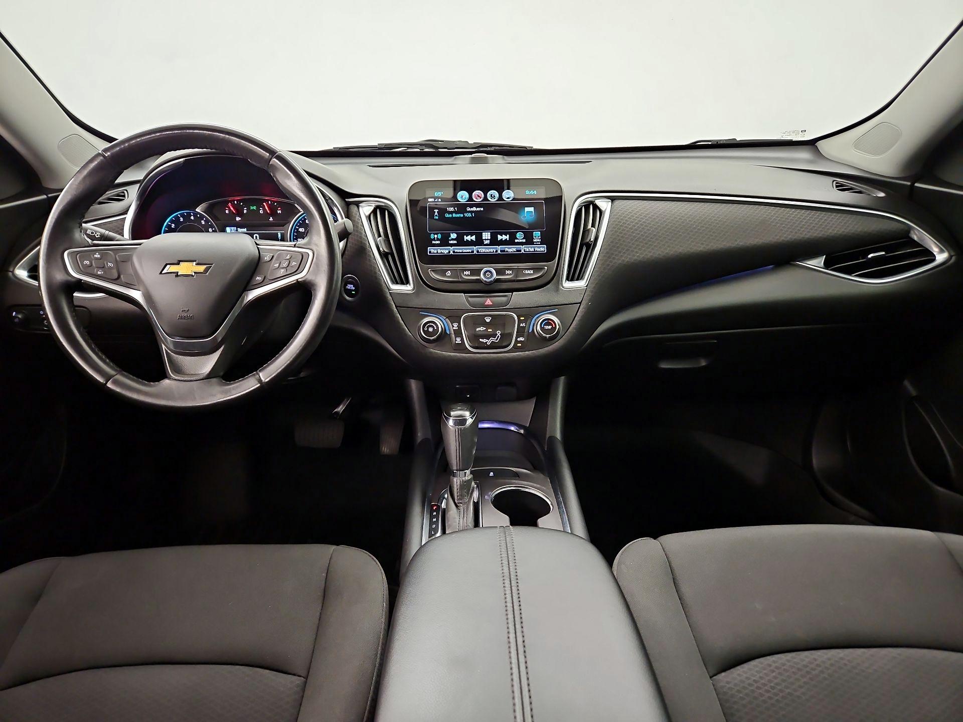 Thumbnail: 2018 Chevrolet Malibu - 9