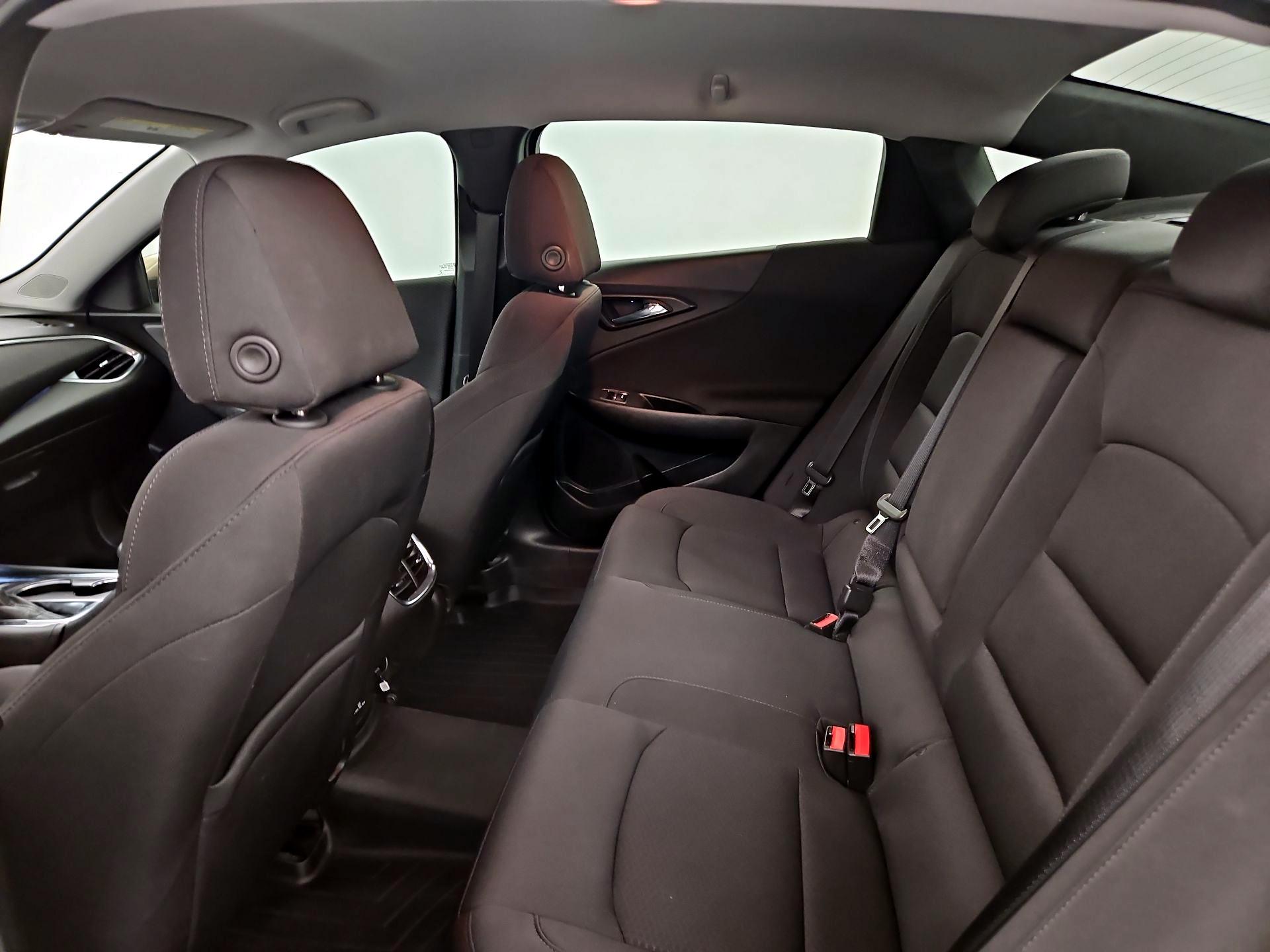 Thumbnail: 2018 Chevrolet Malibu - 19