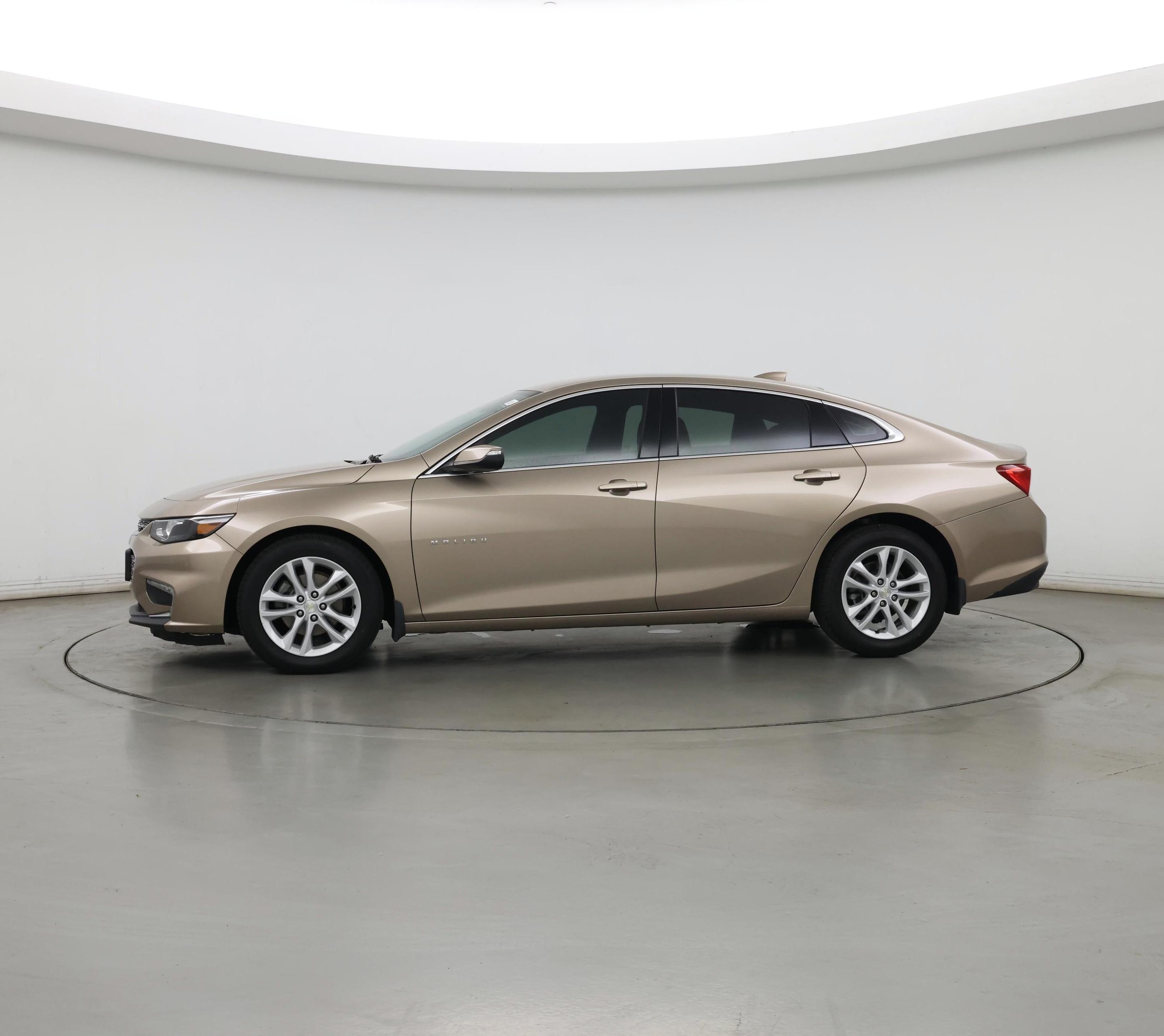 Thumbnail: 2018 Chevrolet Malibu - 3