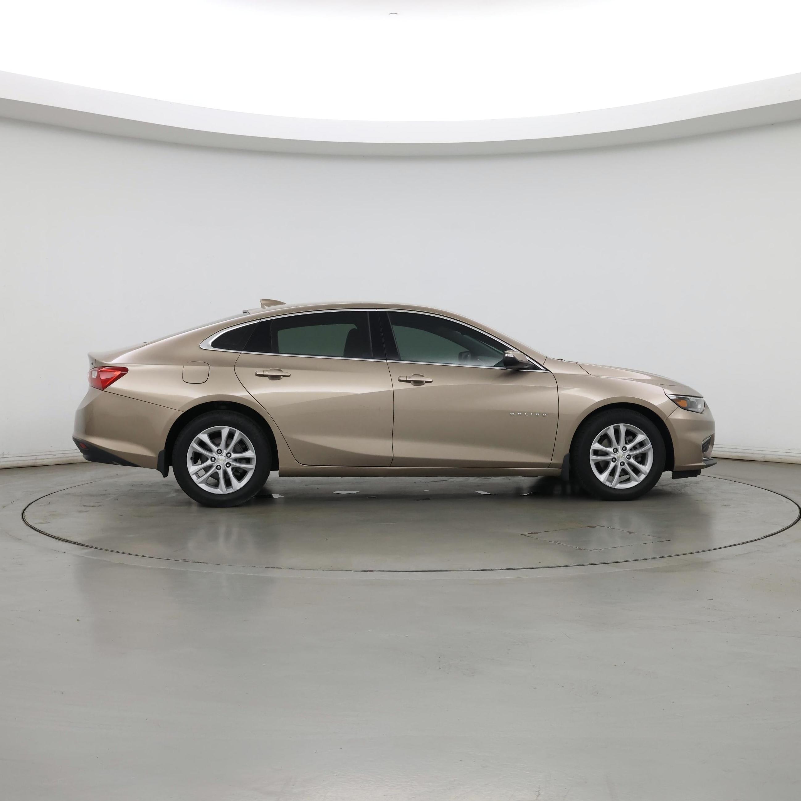 Thumbnail: 2018 Chevrolet Malibu - 7