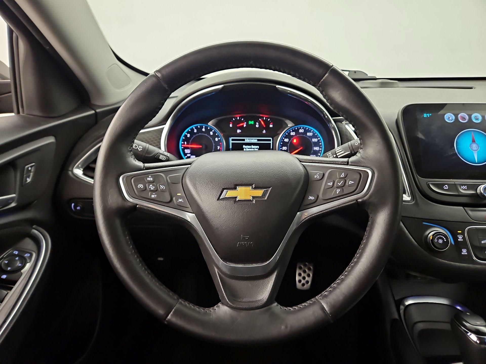 Thumbnail: 2016 Chevrolet Malibu - 10