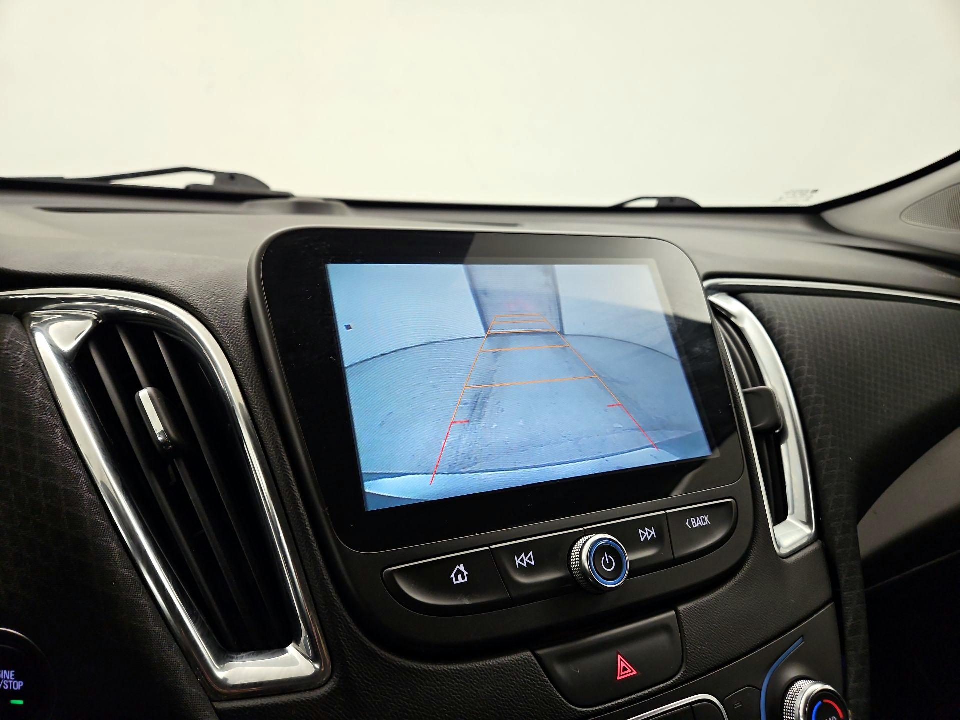 Thumbnail: 2016 Chevrolet Malibu - 14