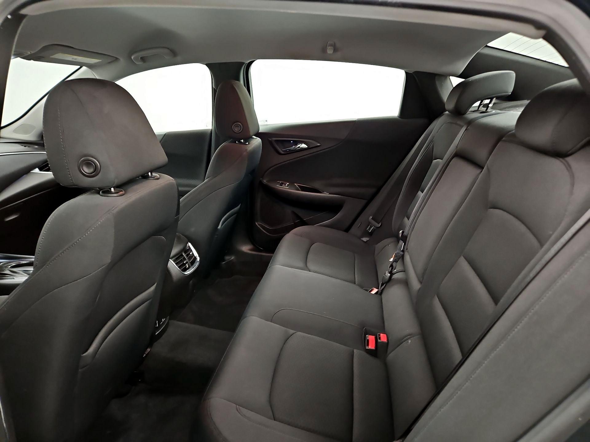 Thumbnail: 2016 Chevrolet Malibu - 19