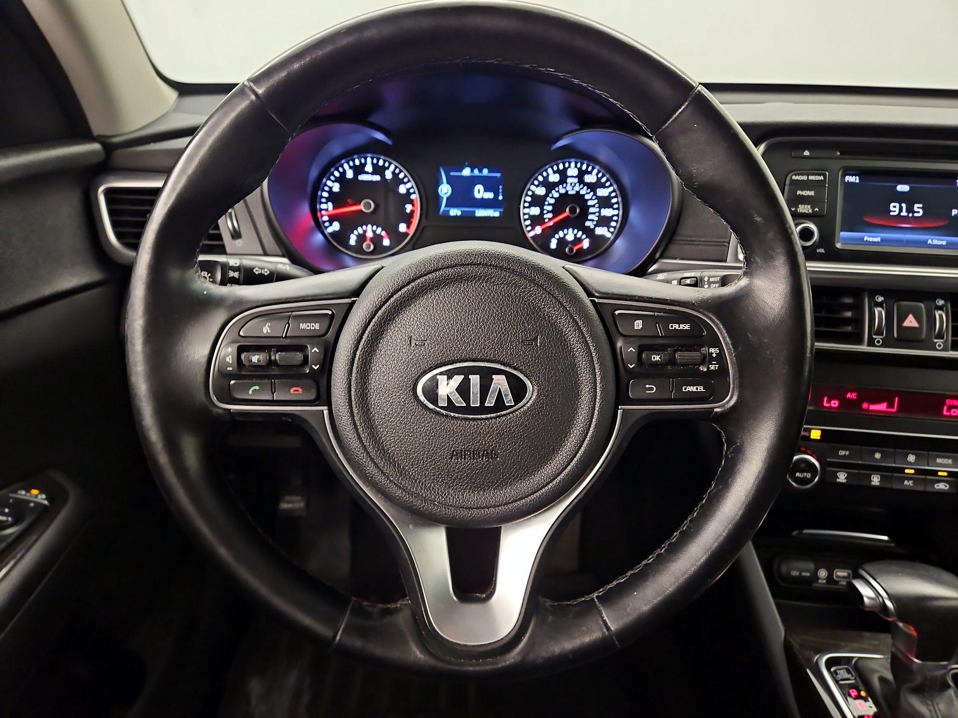 Thumbnail: 2016 Kia Optima - 10