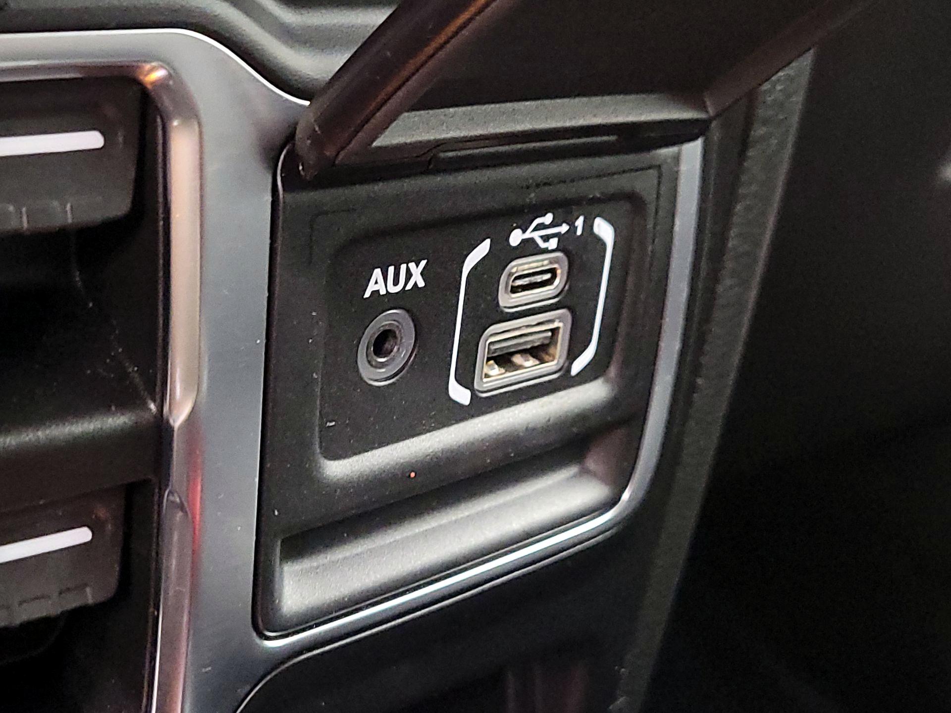 Thumbnail: 2023 Jeep Wrangler - 18