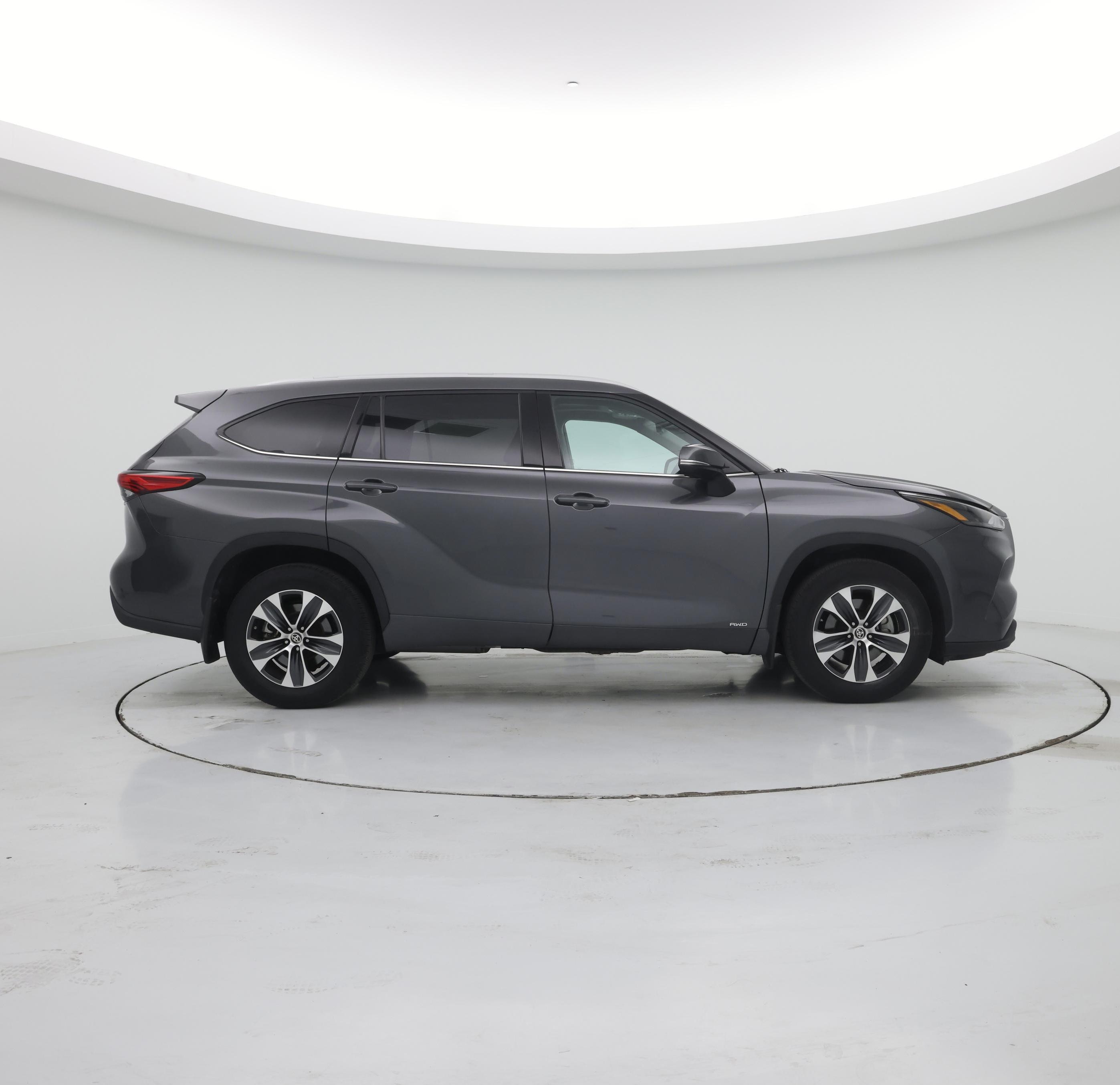 Thumbnail: 2022 Toyota Highlander - 7