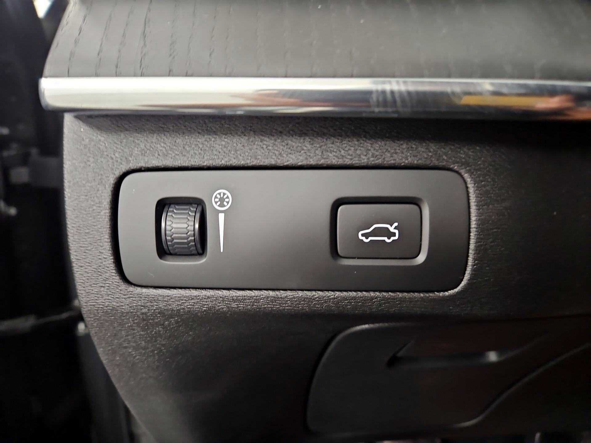 Thumbnail: 2020 Volvo XC90 - 13